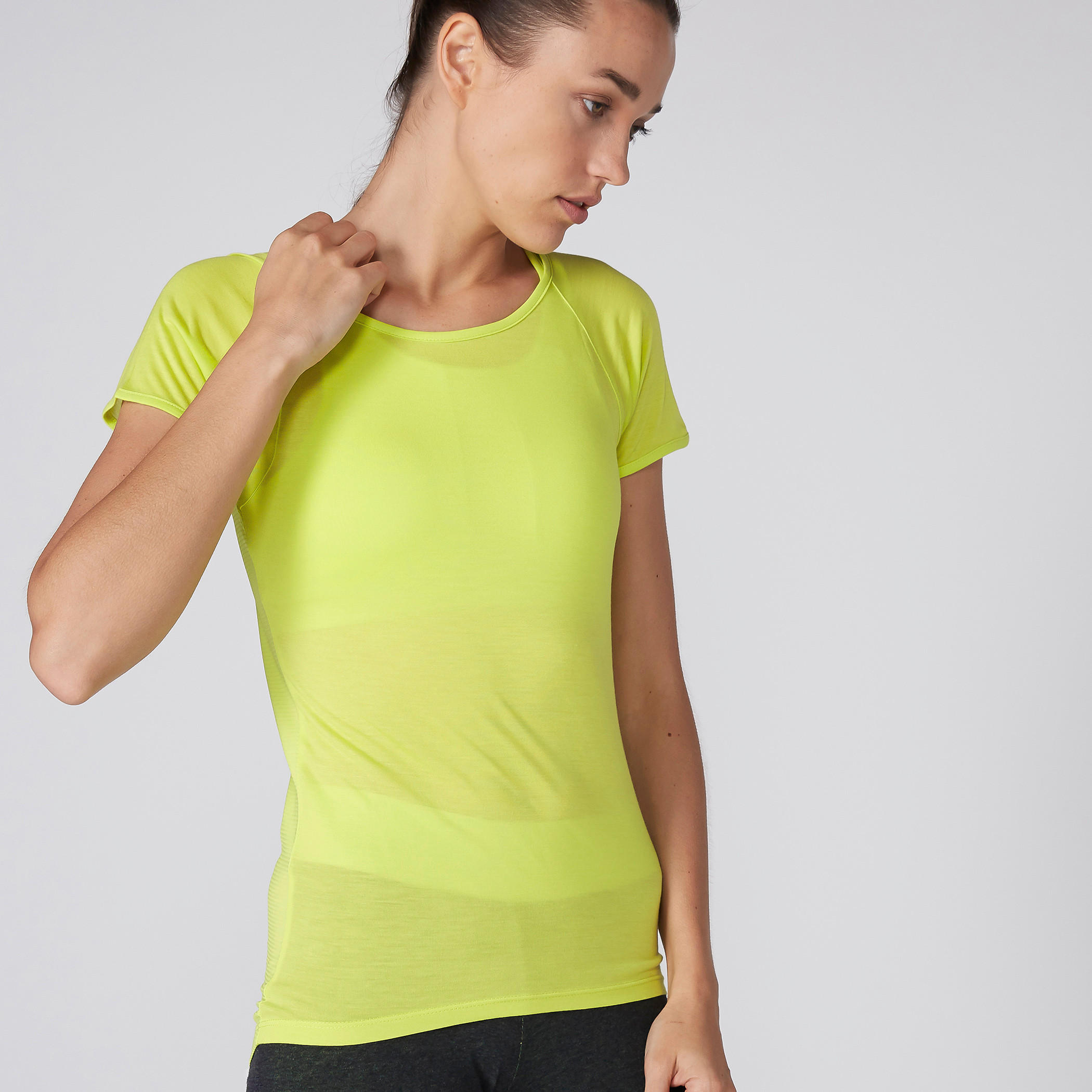 تيشيرت بياقة مستديرة وأكمام قصيرة-women-clothing-sportswearandactivewear-tshirtsandvests-image-4