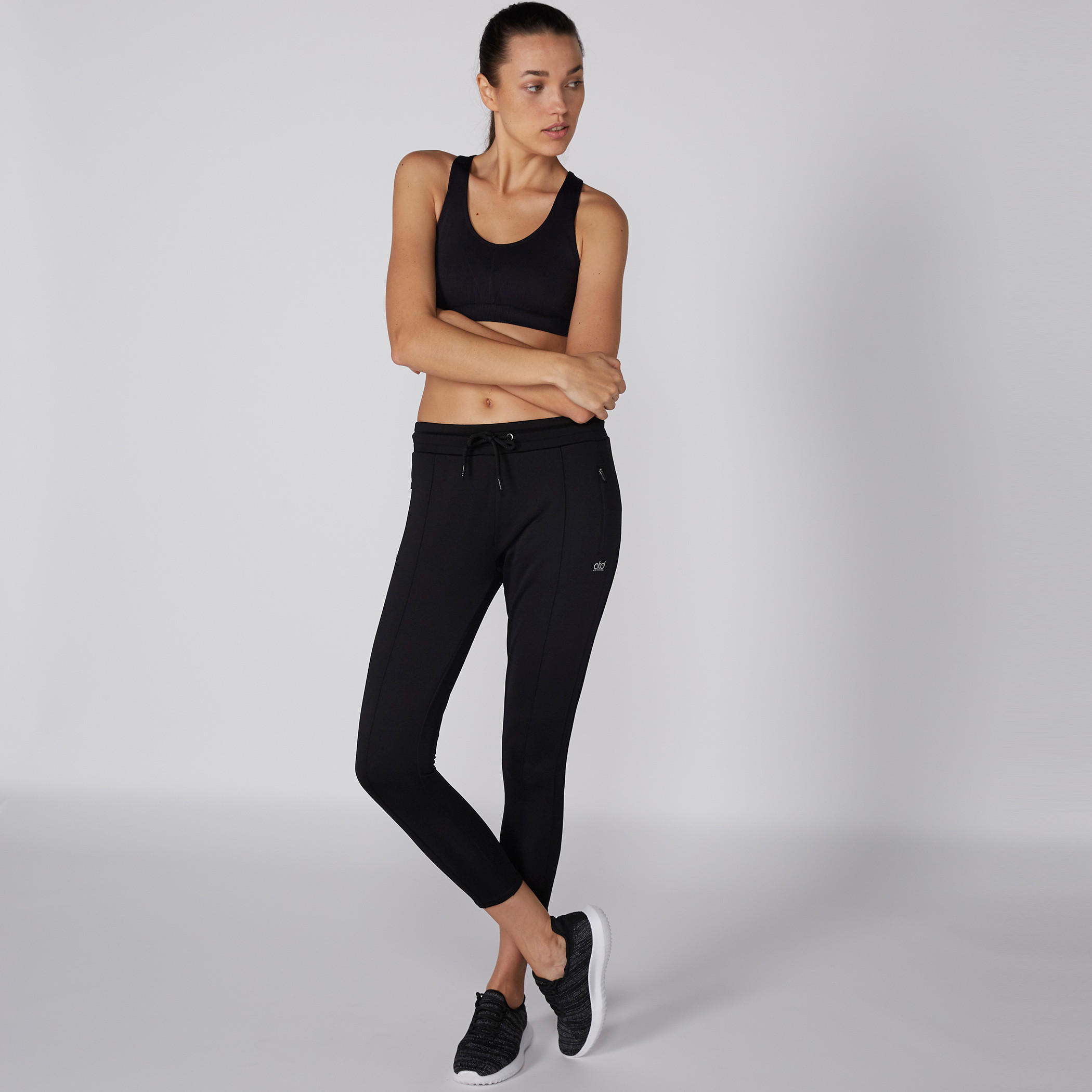 بنطال رياضي طويل برباط للإغلاق-women-clothing-sportswearandactivewear-bottoms-image-1