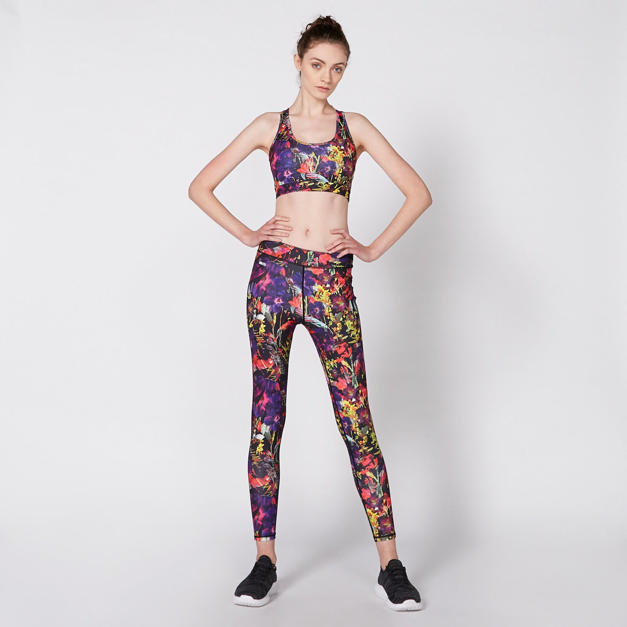 بنطال ليقنز بطول 3/4 مع خصر مطّاطي وطبعات-women-clothing-bottoms-leggings-image-3