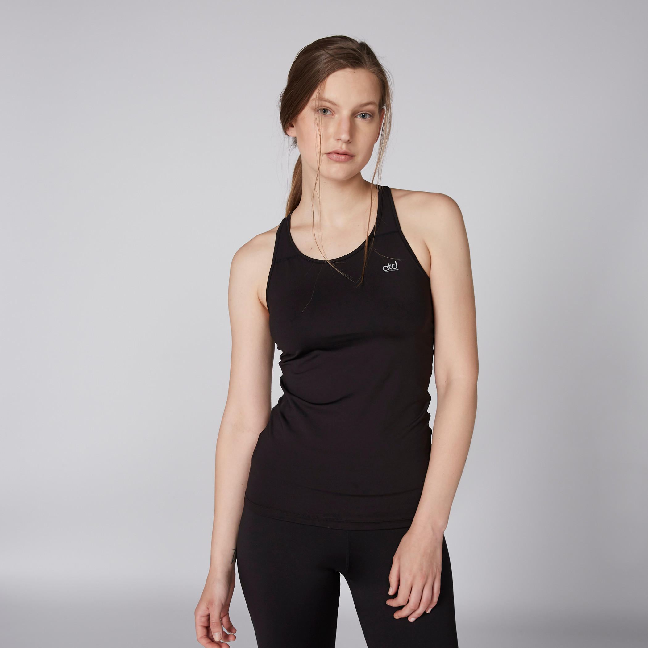 سترة فيست بياقة عميقة وظهر ريسر وطبعات-women-clothing-sportswearandactivewear-tshirtsandvests-image-3