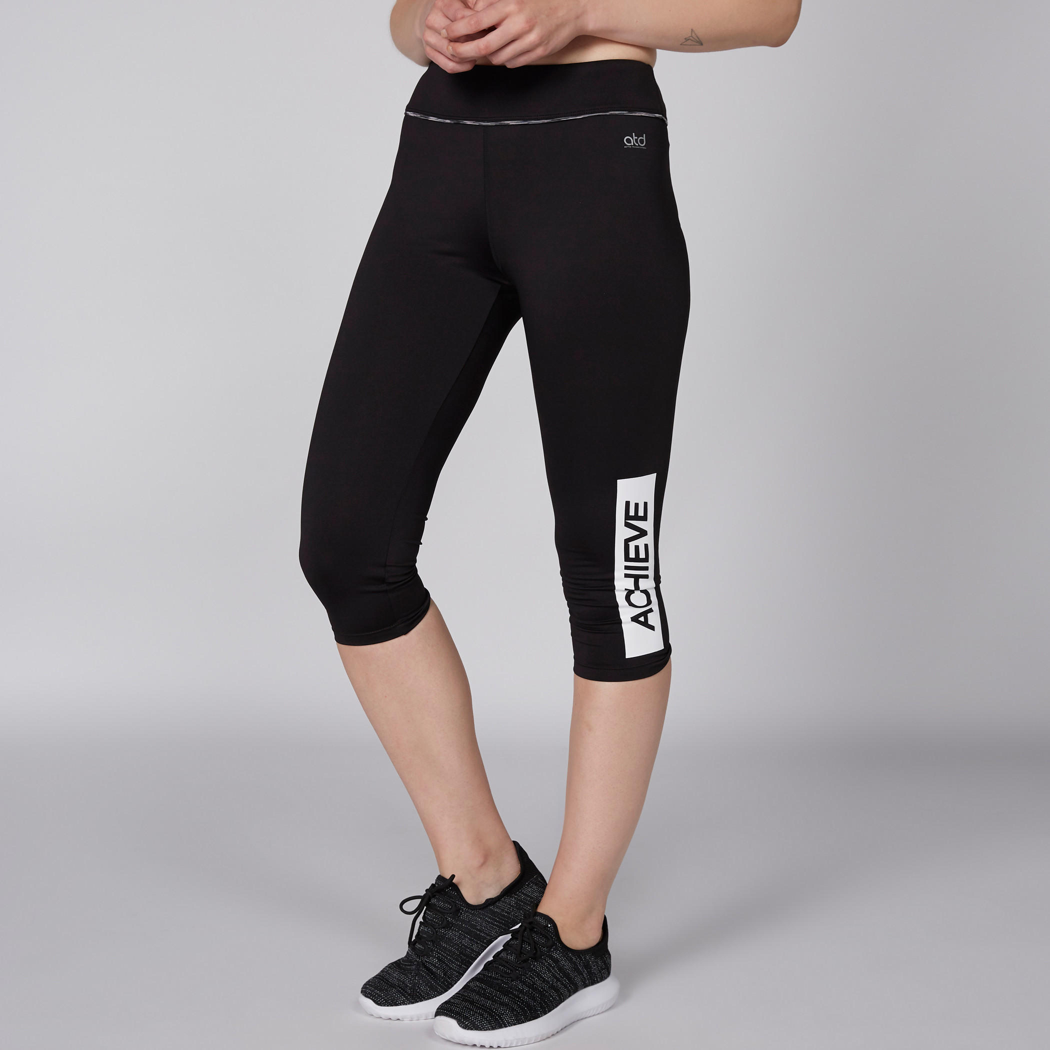 بنطال ليقنز بطول 3/4 وخصر مطّاطي وطبعات-women-clothing-bottoms-leggings-image-1