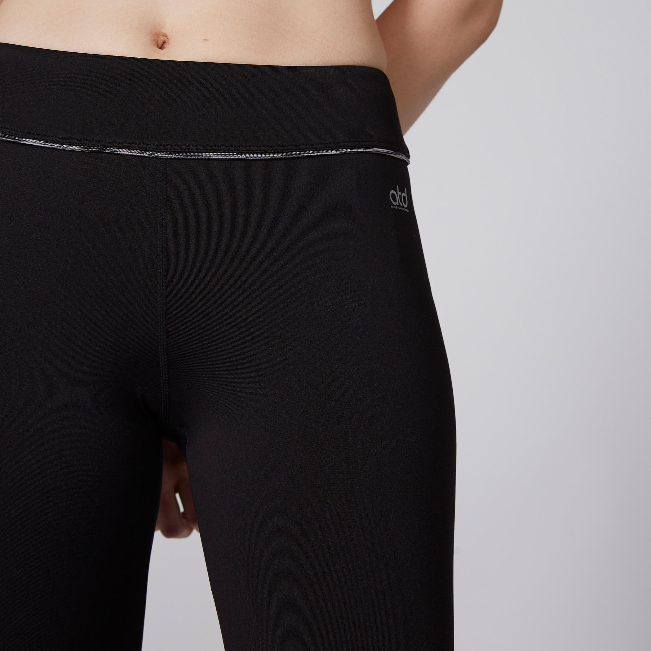 بنطال ليقنز بطول 3/4 وخصر مطّاطي وطبعات-women-clothing-bottoms-leggings-image-2
