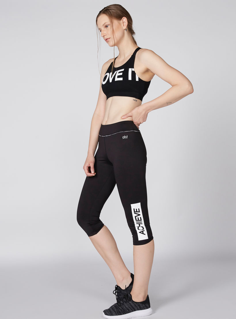 بنطال ليقنز بطول 3/4 وخصر مطّاطي وطبعات-women-clothing-bottoms-leggings-image-3