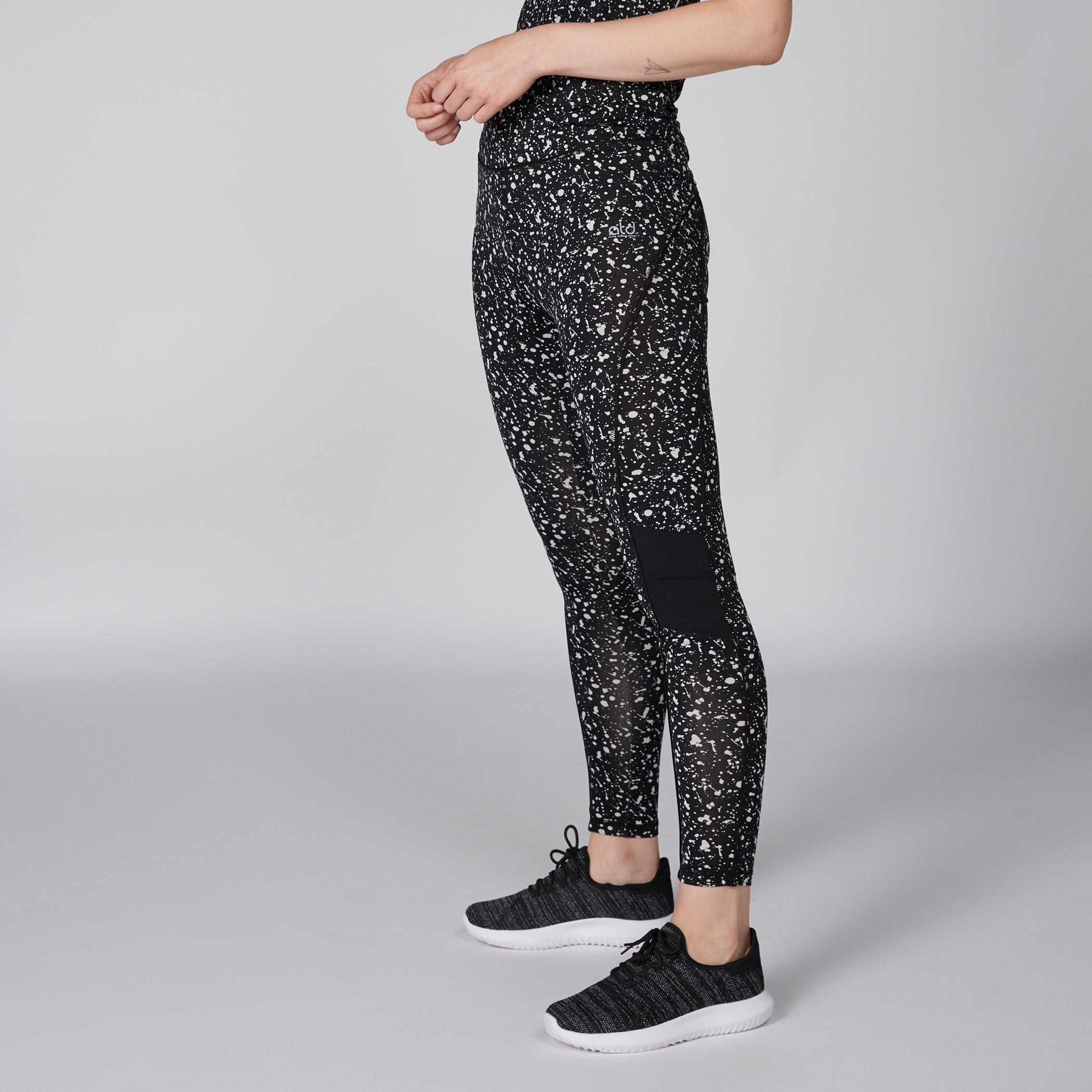 بنطال ليقنز طويل بخصر مطّاطي وطبعات-women-clothing-bottoms-leggings-image-4