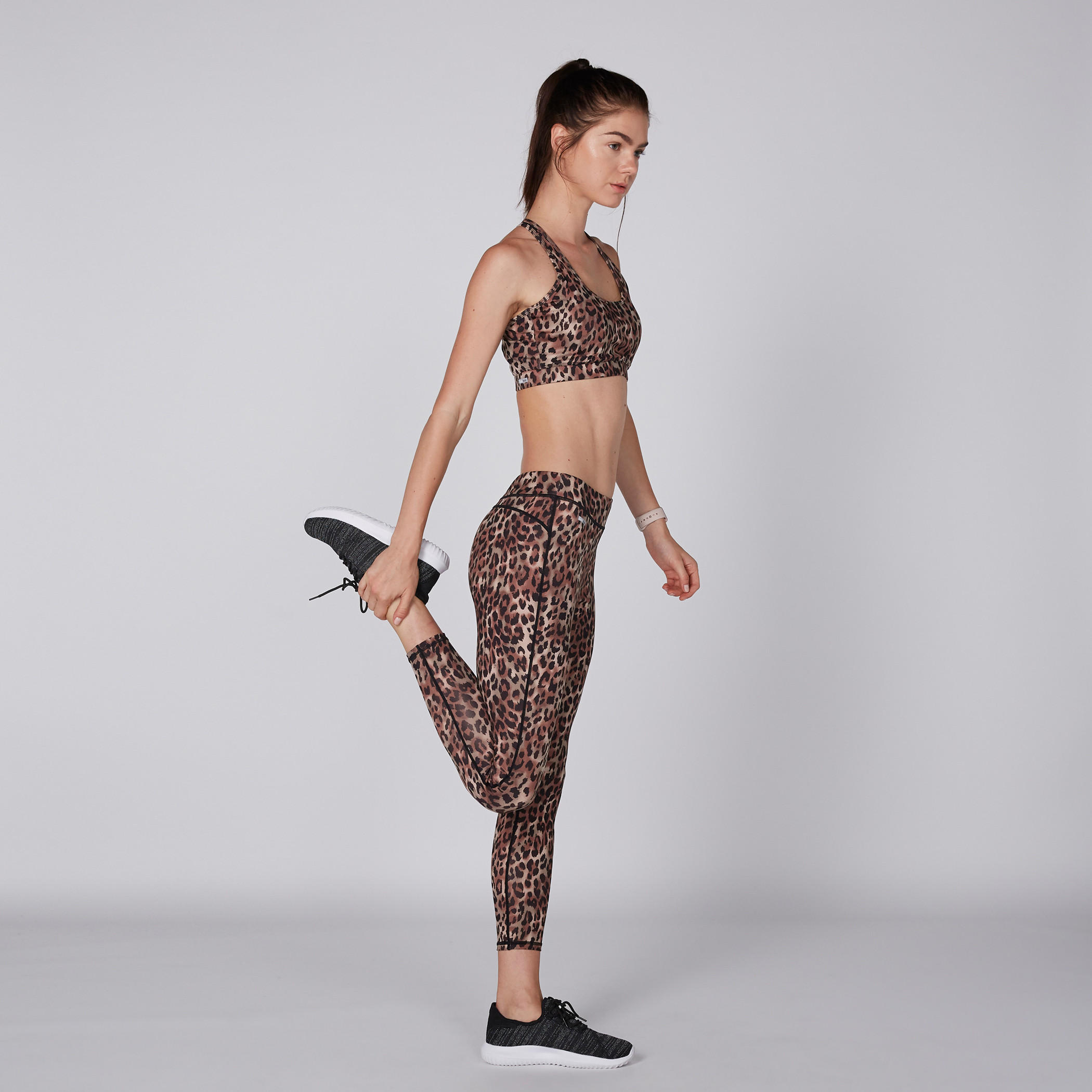 صدريّة رياضية بظهر ريسر وطبعات-sports-women-clothing-sportsbras-image-2