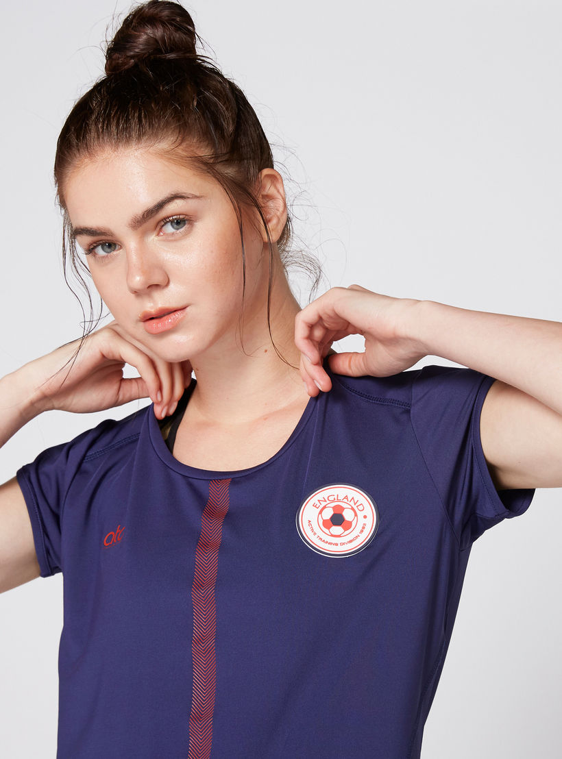 تيشيرت بياقة مستديرة وأكمام كاب وطبعات إنجلترا-women-clothing-shirtsandblouses-shirts-image-3