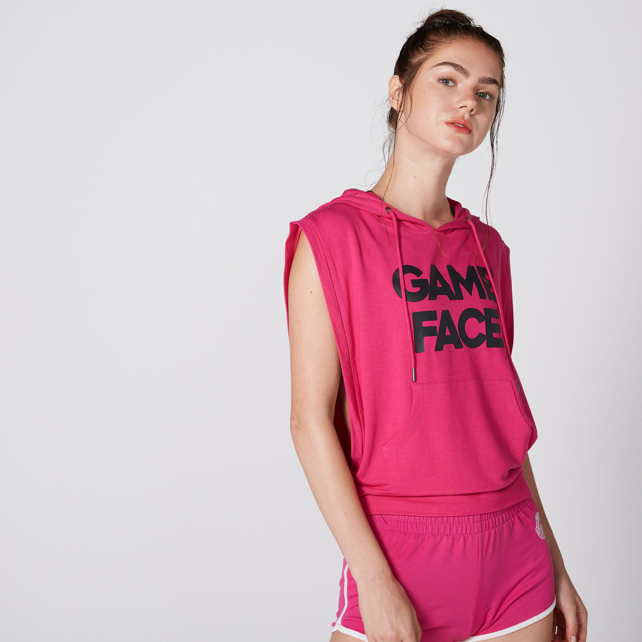 تيشيرت بجيوب وطبعات مع قبعة-women-clothing-tshirts-image-1