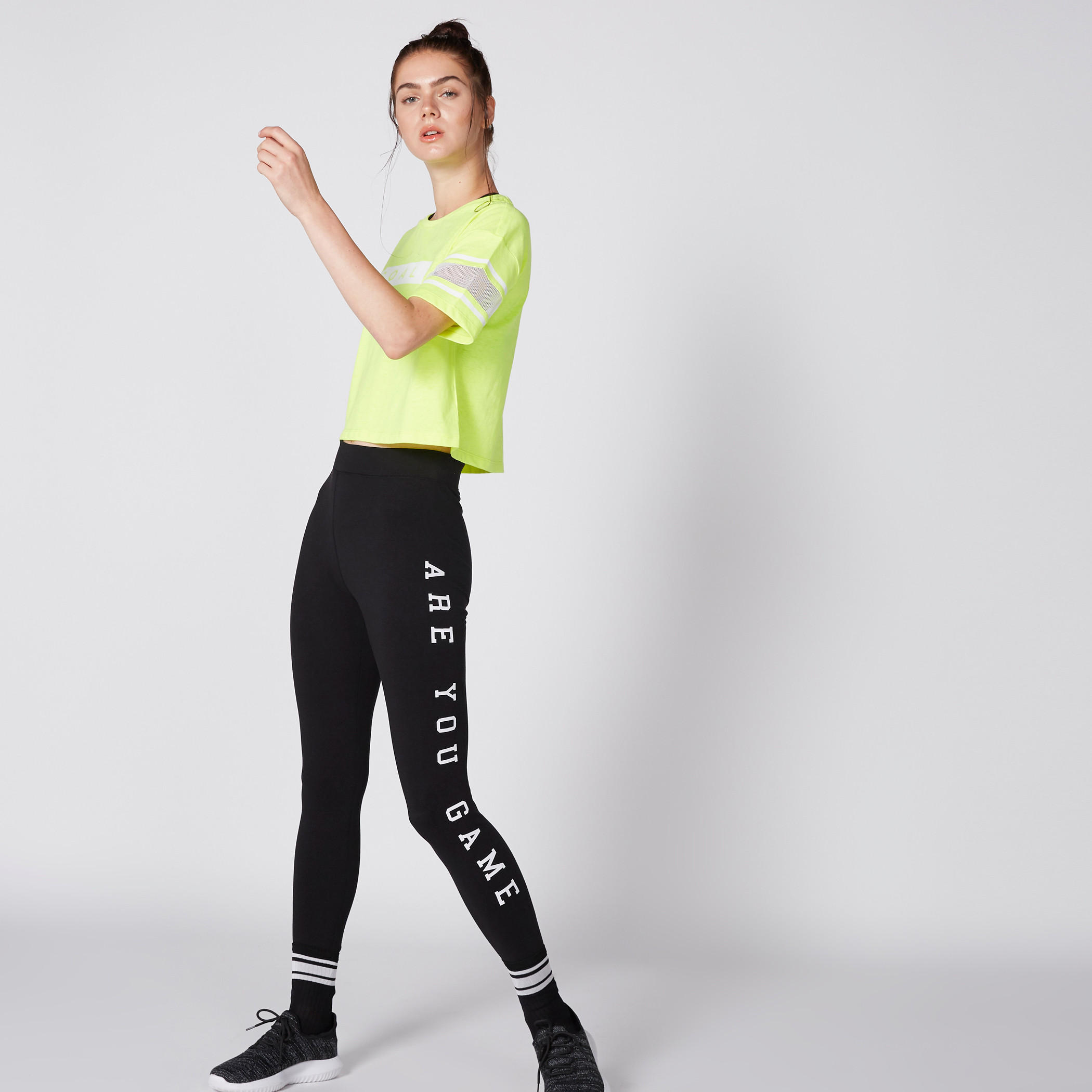 بلوزة كروب بأكمام قصيرة وطبعات-women-clothing-shirtsandblouses-blouses-image-2