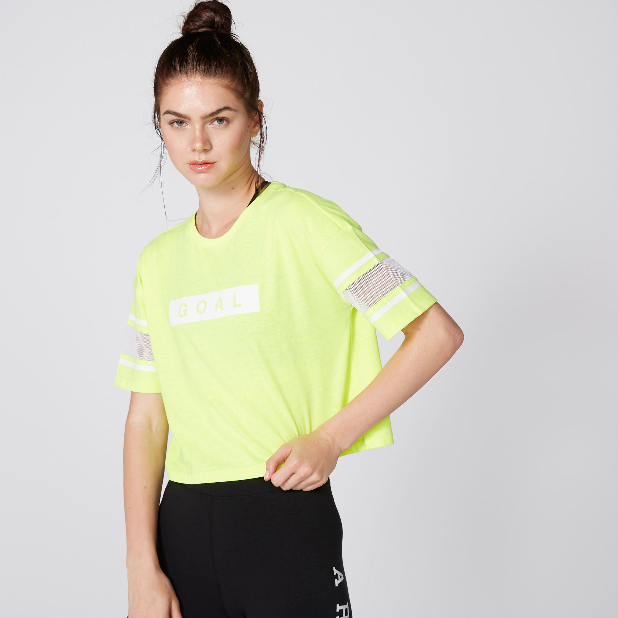 بلوزة كروب بأكمام قصيرة وطبعات-women-clothing-shirtsandblouses-blouses-image-1