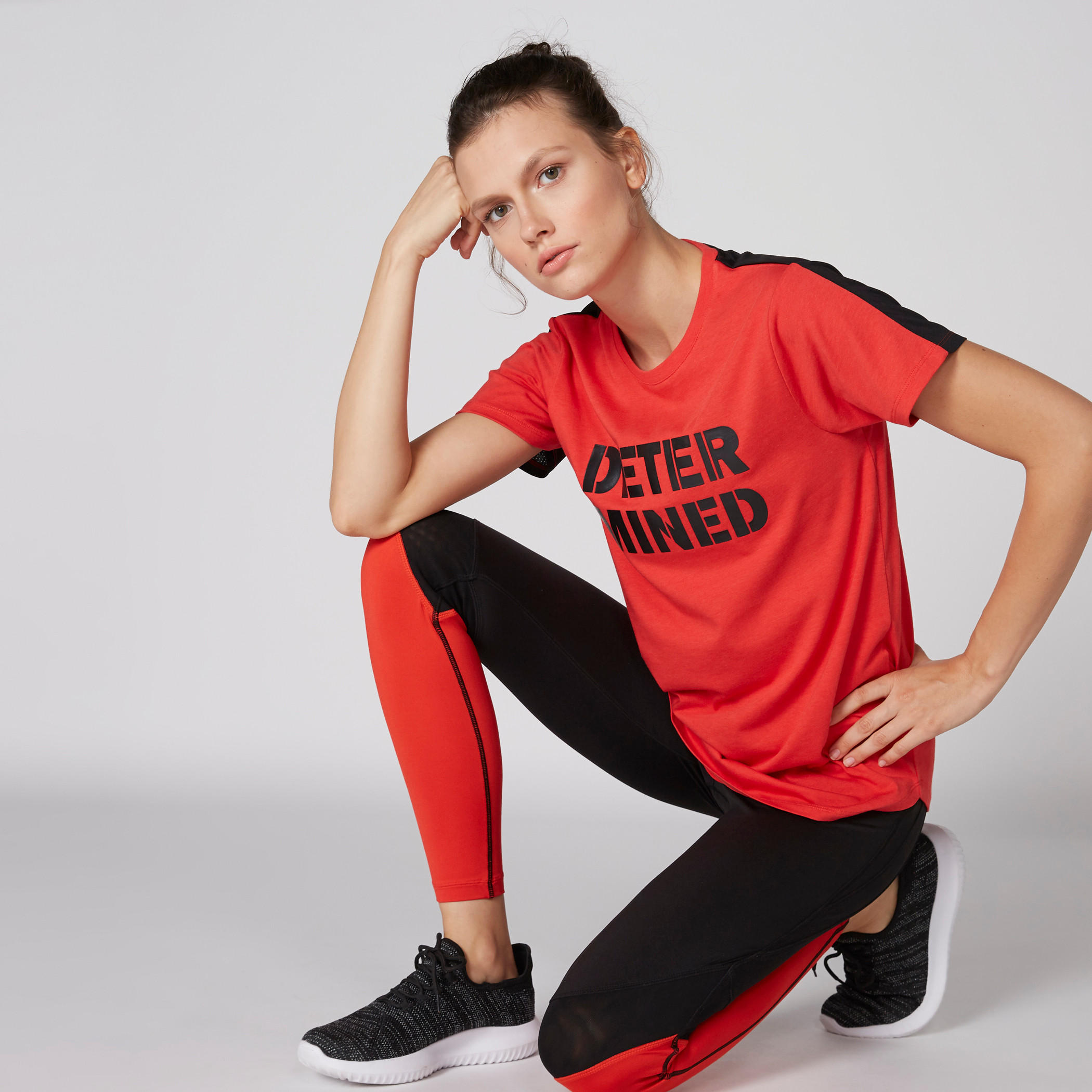 تيشيرت بطبعات وياقة مستديرة وأكمام قصيرة-women-clothing-sportswearandactivewear-tshirtsandvests-image-1