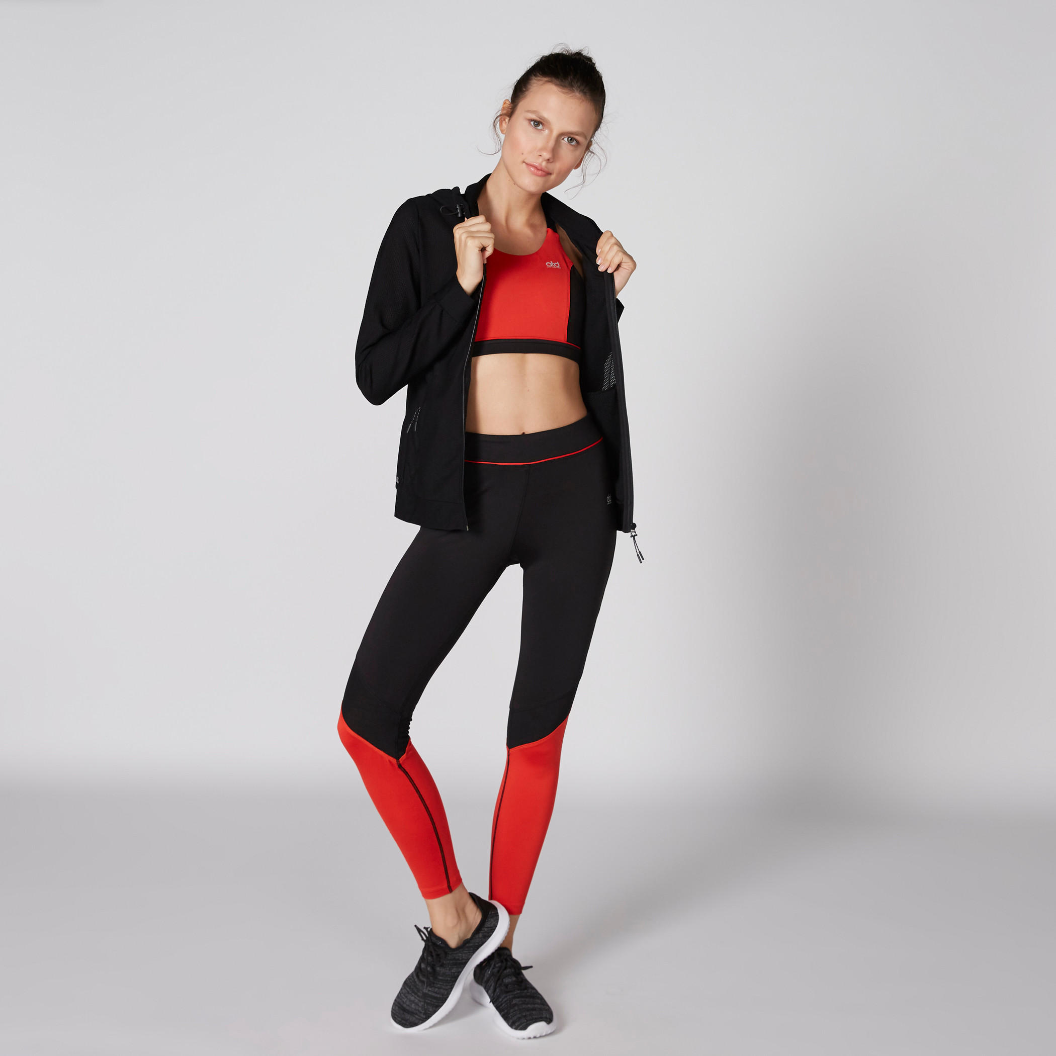 صدرية رياضية بحزام متقاطع ورقبة عميقة-sports-women-clothing-sportsbras-image-1