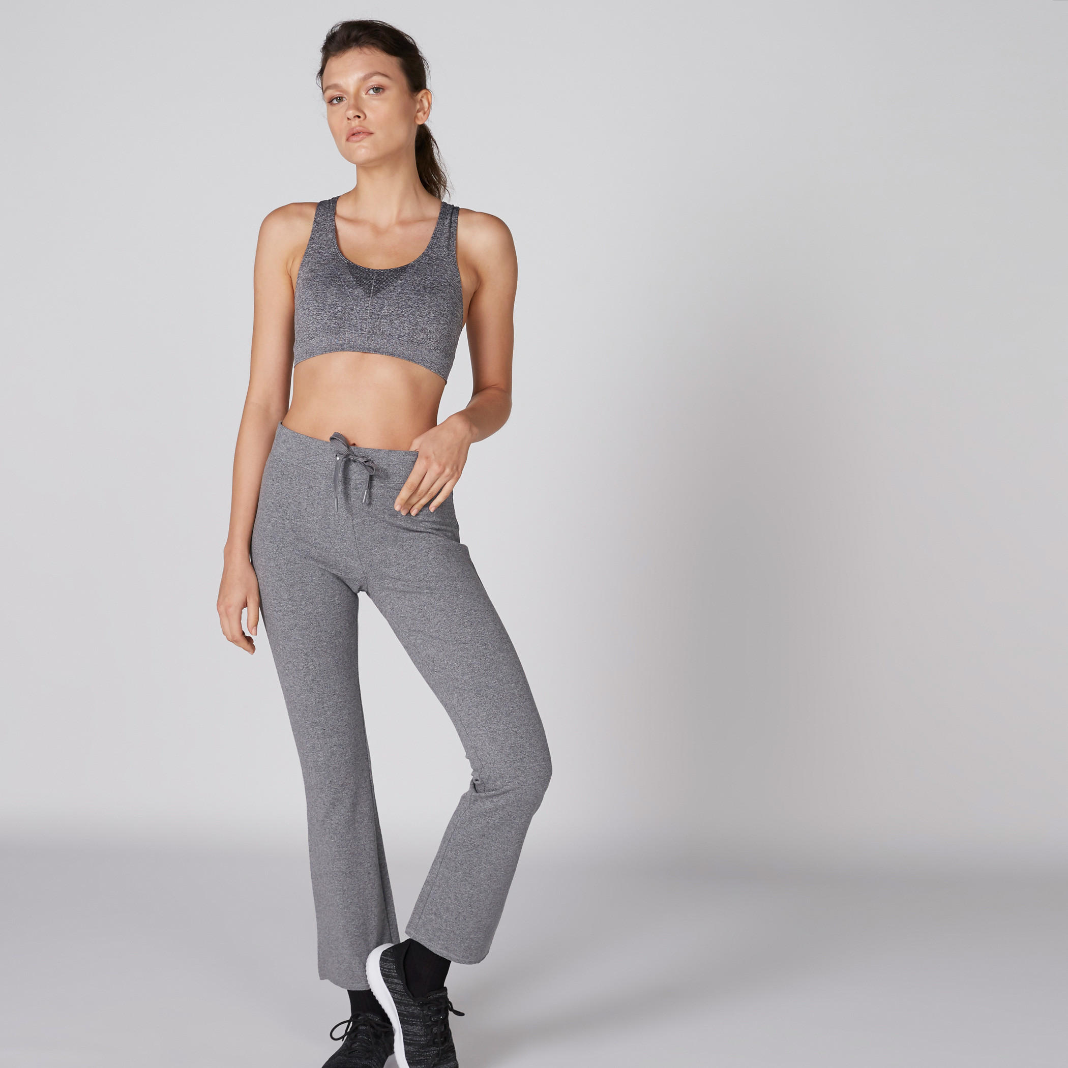 صدرية رياضية بياقة عميقة وظهر ريسر-sports-women-clothing-sportsbras-image-1