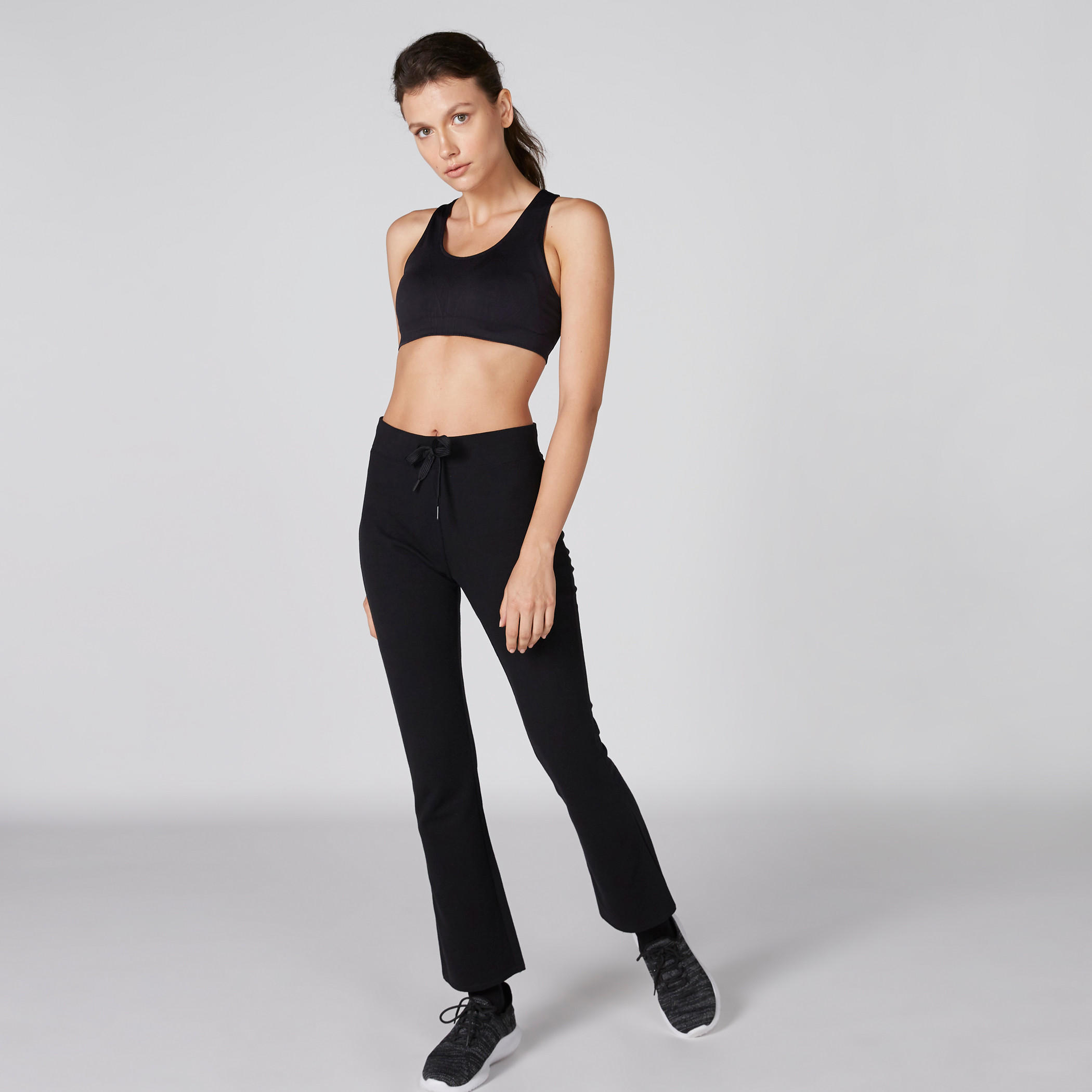 بنطال بخصر مطاطي ورباط وجيوب-women-clothing-sportswearandactivewear-bottoms-image-1