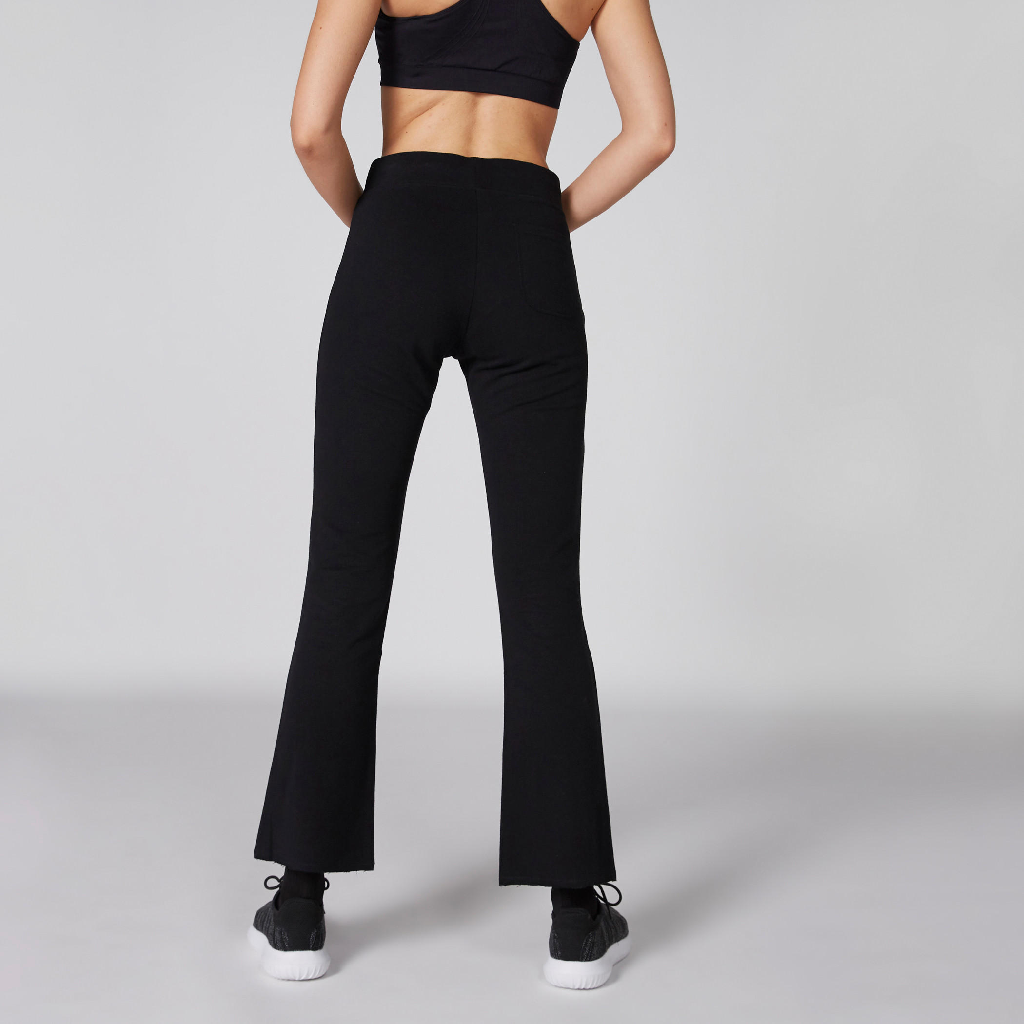 بنطال بخصر مطاطي ورباط وجيوب-women-clothing-sportswearandactivewear-bottoms-image-2