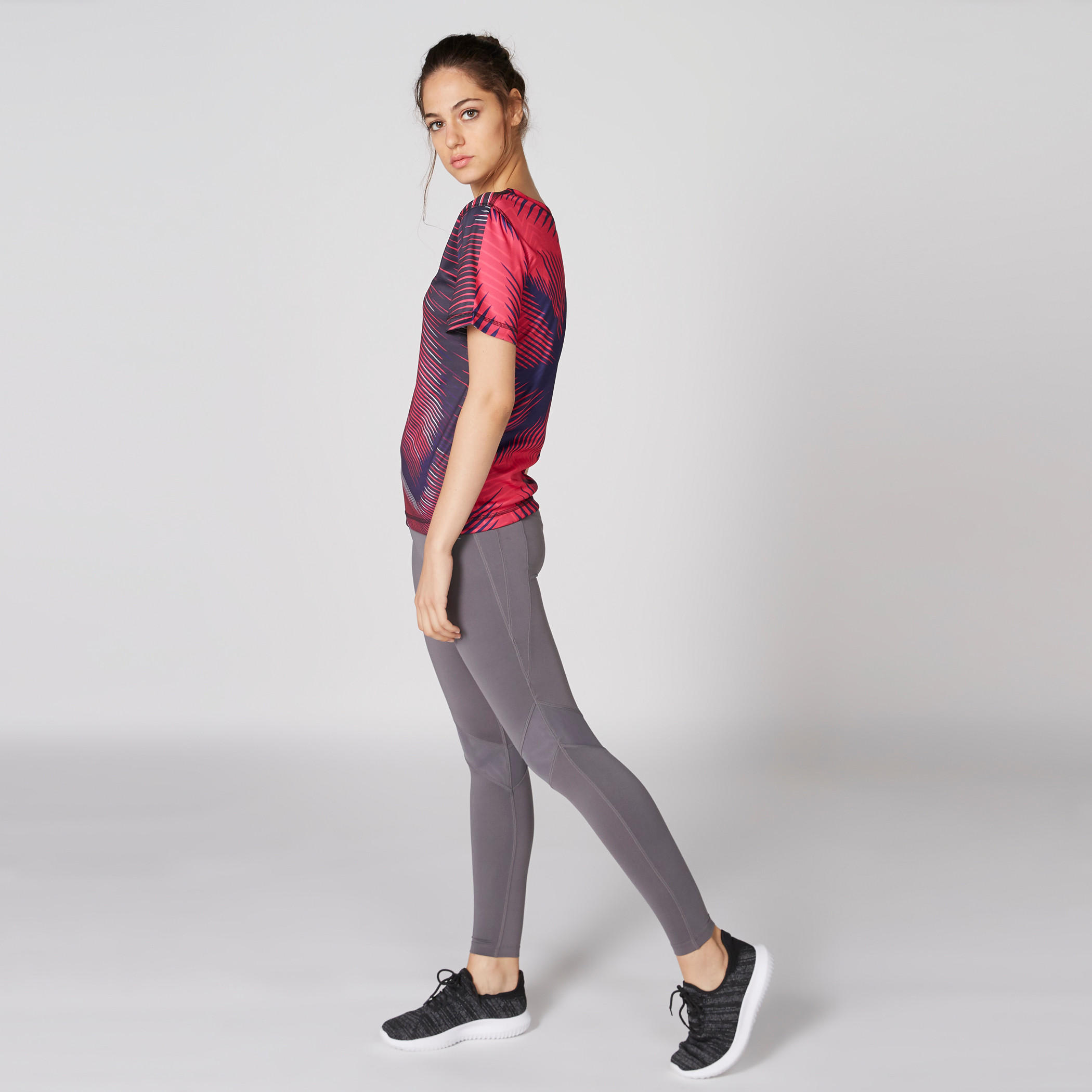 تيشيرت يستخدم على الوجهين بياقة مستديرة وأكمام قصيرة وطبعات-women-clothing-tshirts-image-4