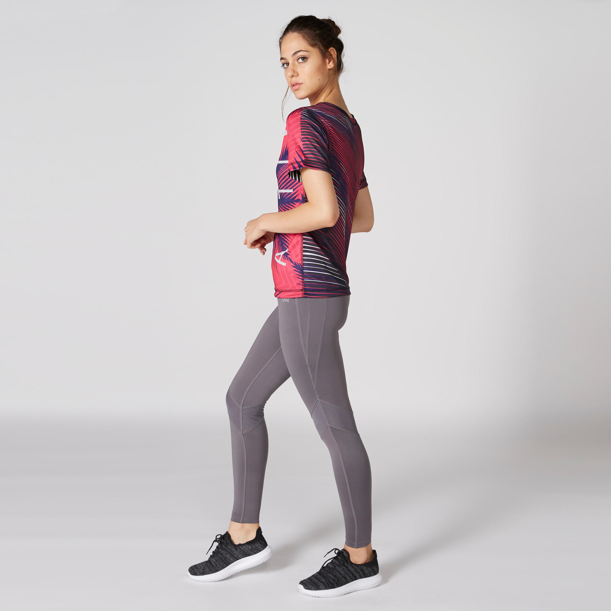 تيشيرت يستخدم على الوجهين بياقة مستديرة وأكمام قصيرة وطبعات-women-clothing-tshirts-image-1