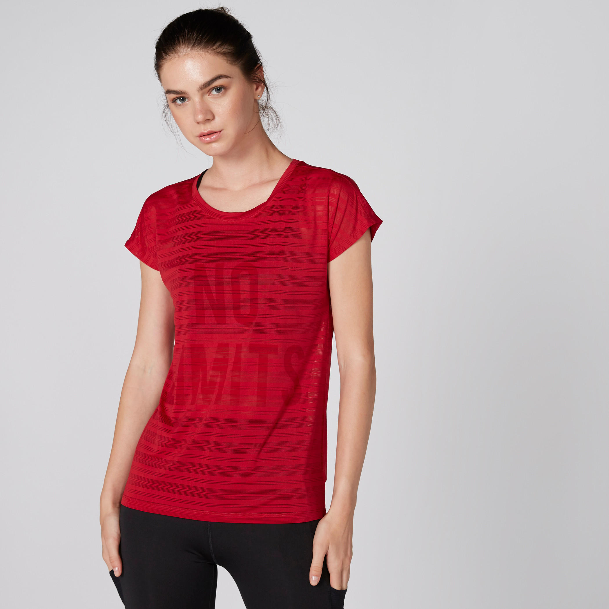 تيشيرت بياقة مستديرة وطبعات-women-clothing-sportswearandactivewear-tshirtsandvests-image-1