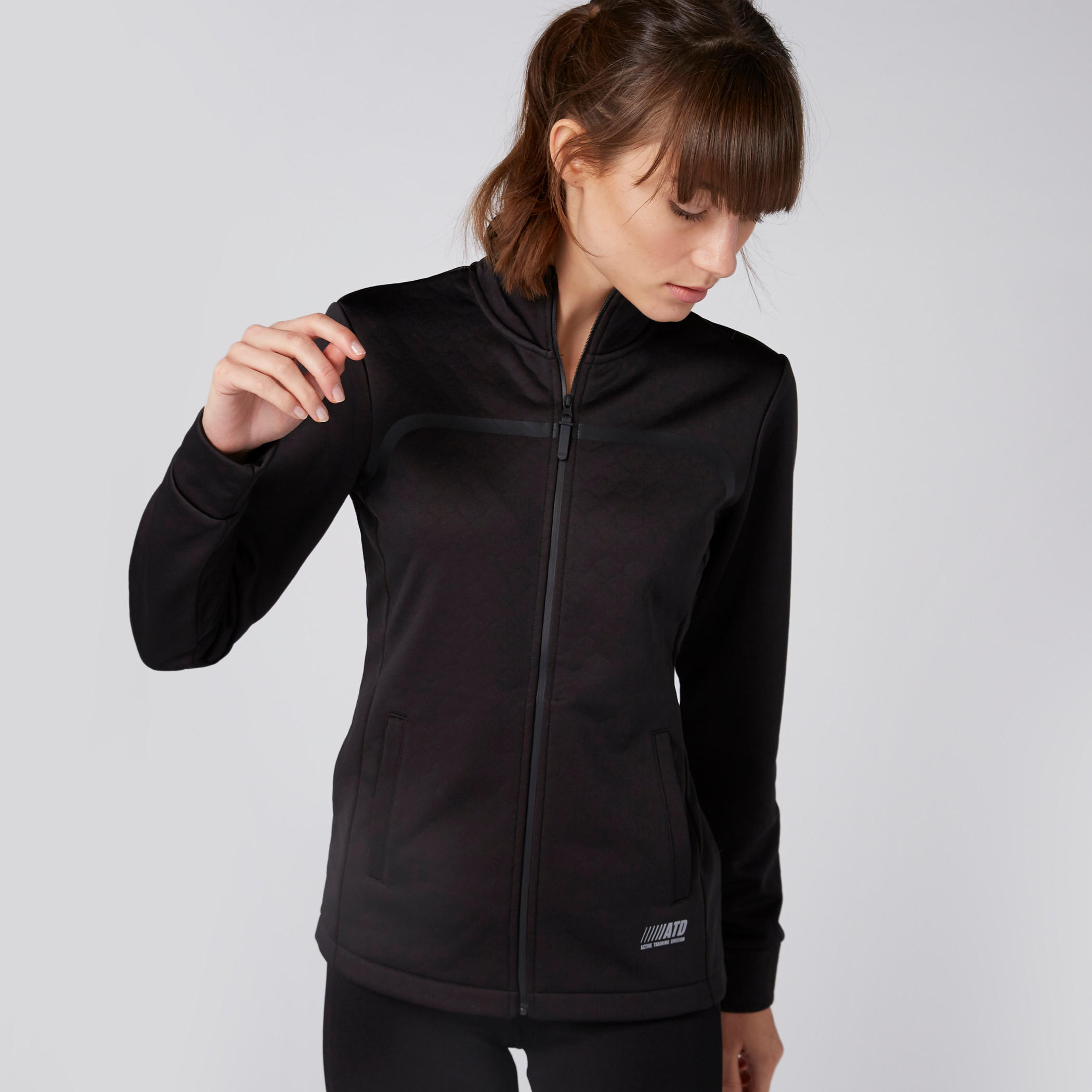 جاكيت بأكمام طويلة وسحّاب للإغلاق وجيب-women-clothing-sportswearandactivewear-coatsandjackets-jackets-image-3