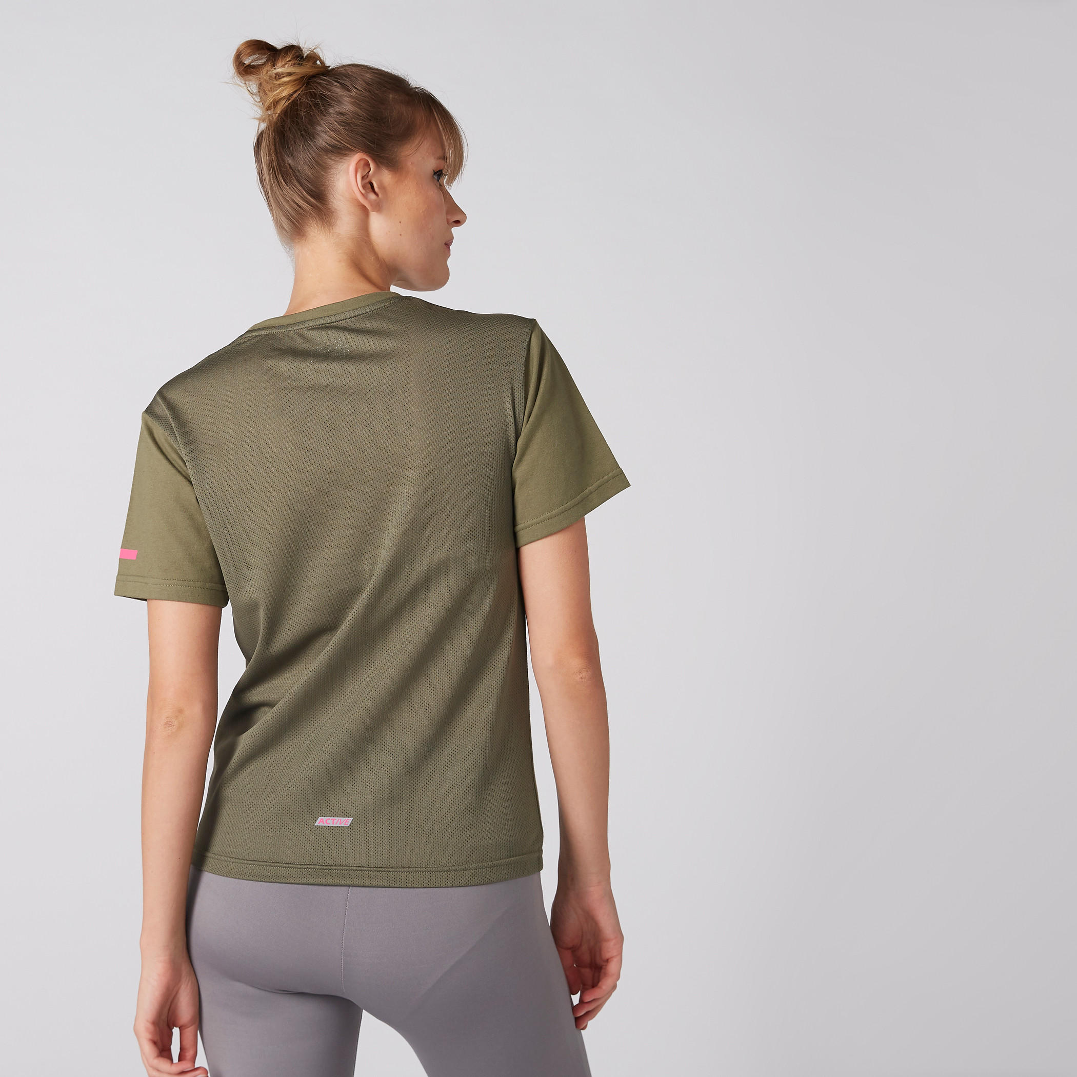 تيشيرت بياقة مستديرة وأكمام قصيرة-women-clothing-sportswearandactivewear-tshirtsandvests-image-2
