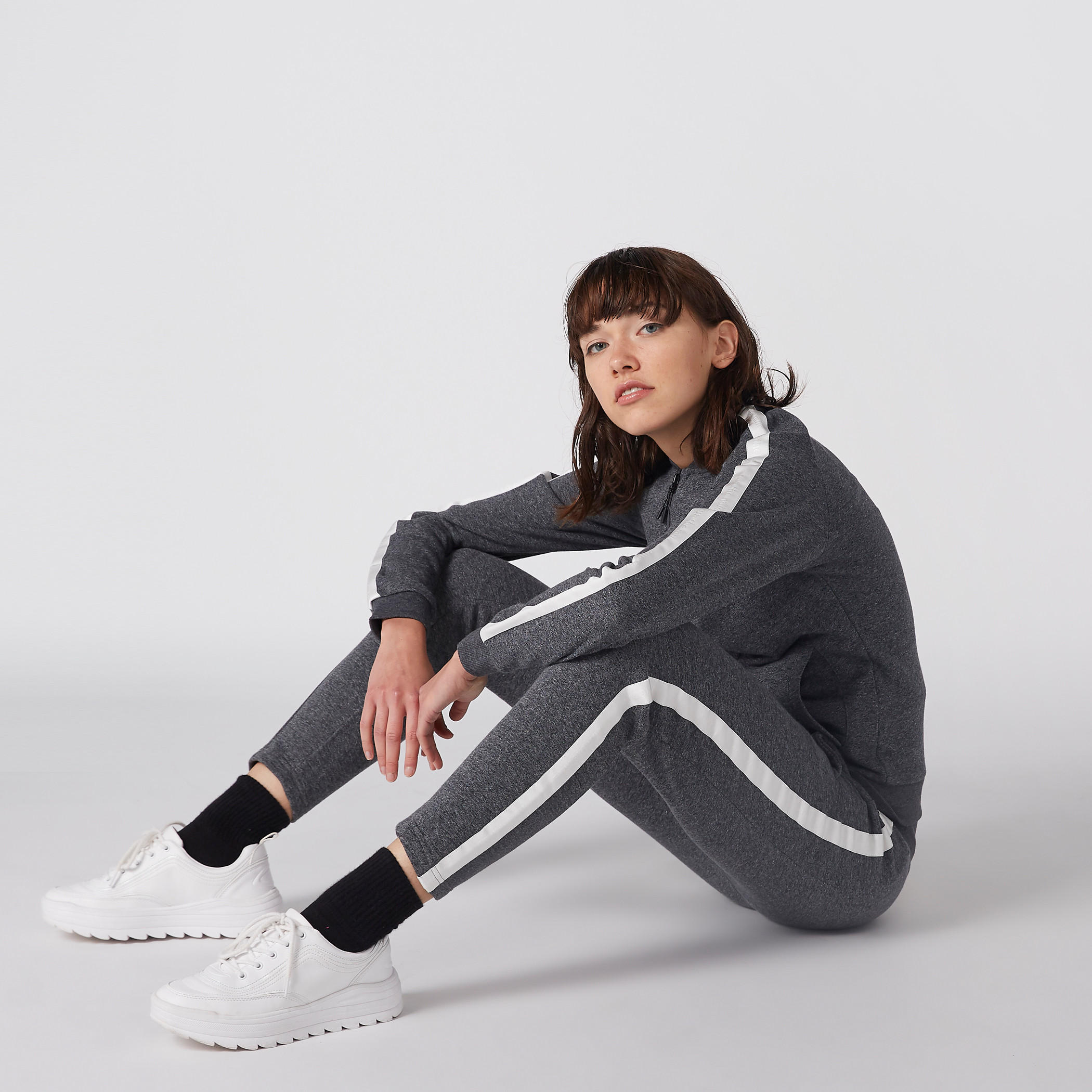 جاكيت بأكمام مغايرة وسحاب إغلاق-women-clothing-sportswearandactivewear-coatsandjackets-jackets-image-1