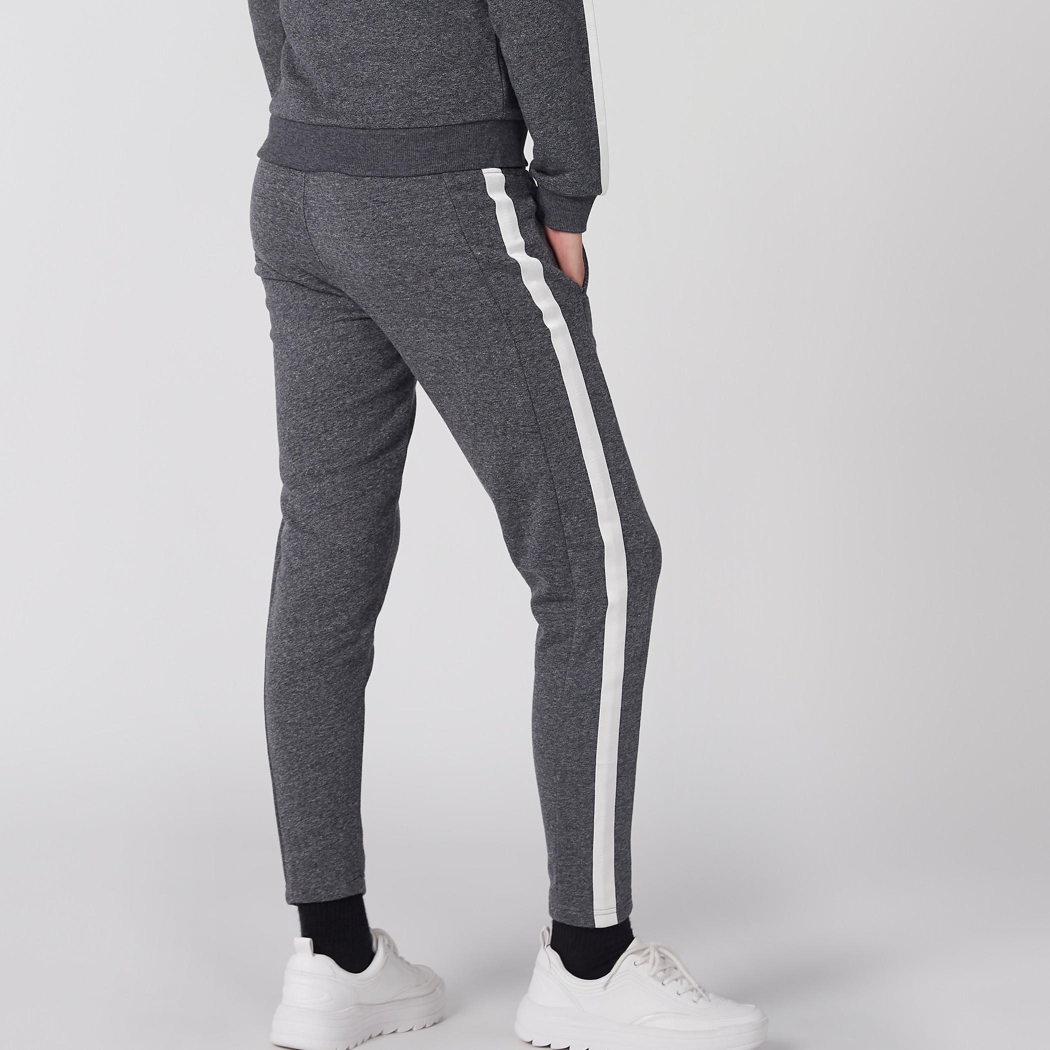بنطال بخصر مطّاطي وجيوب-women-clothing-sportswearandactivewear-bottoms-image-4
