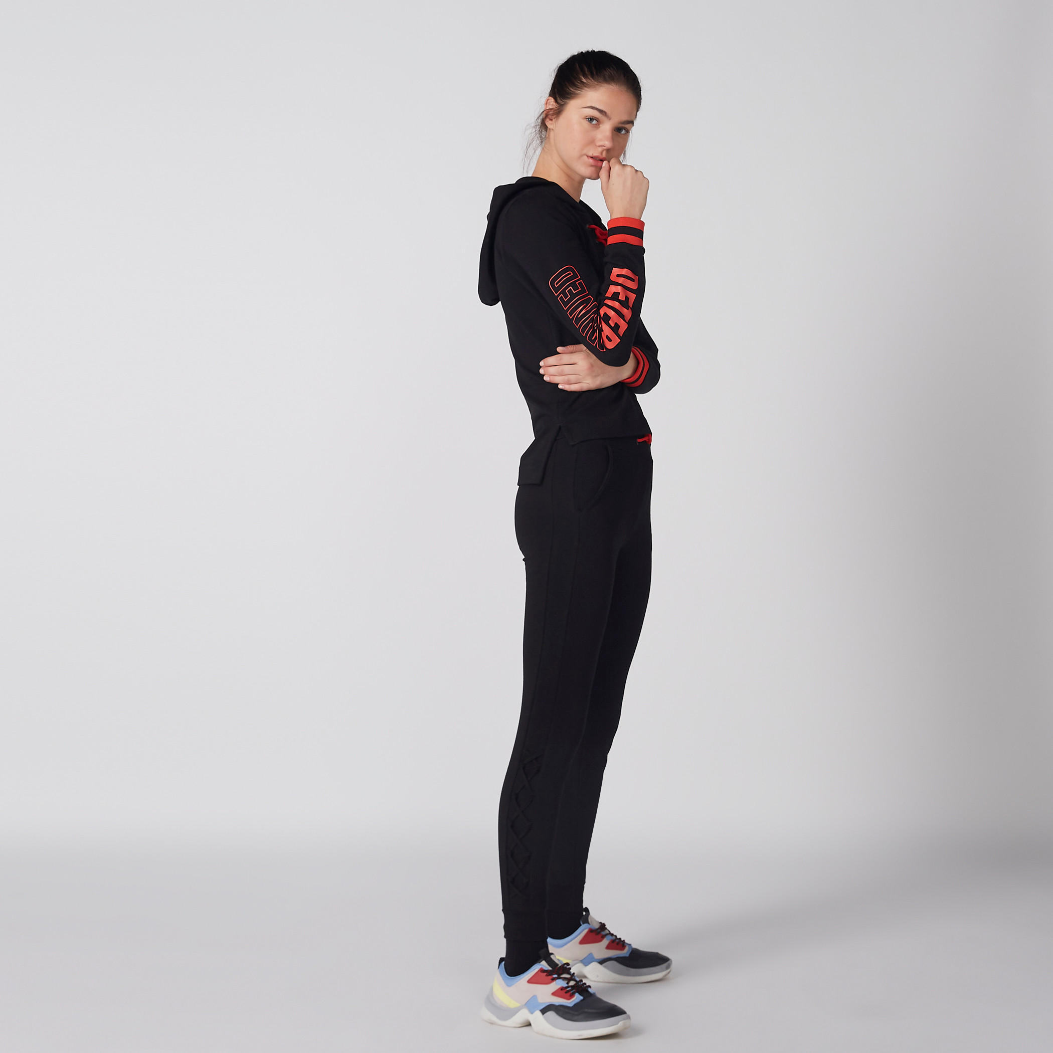 سويت شيرت بقبعة وأكمام طويلة وطبعات-women-clothing-sportswearandactivewear-hoodiesandsweatshirts-image-5