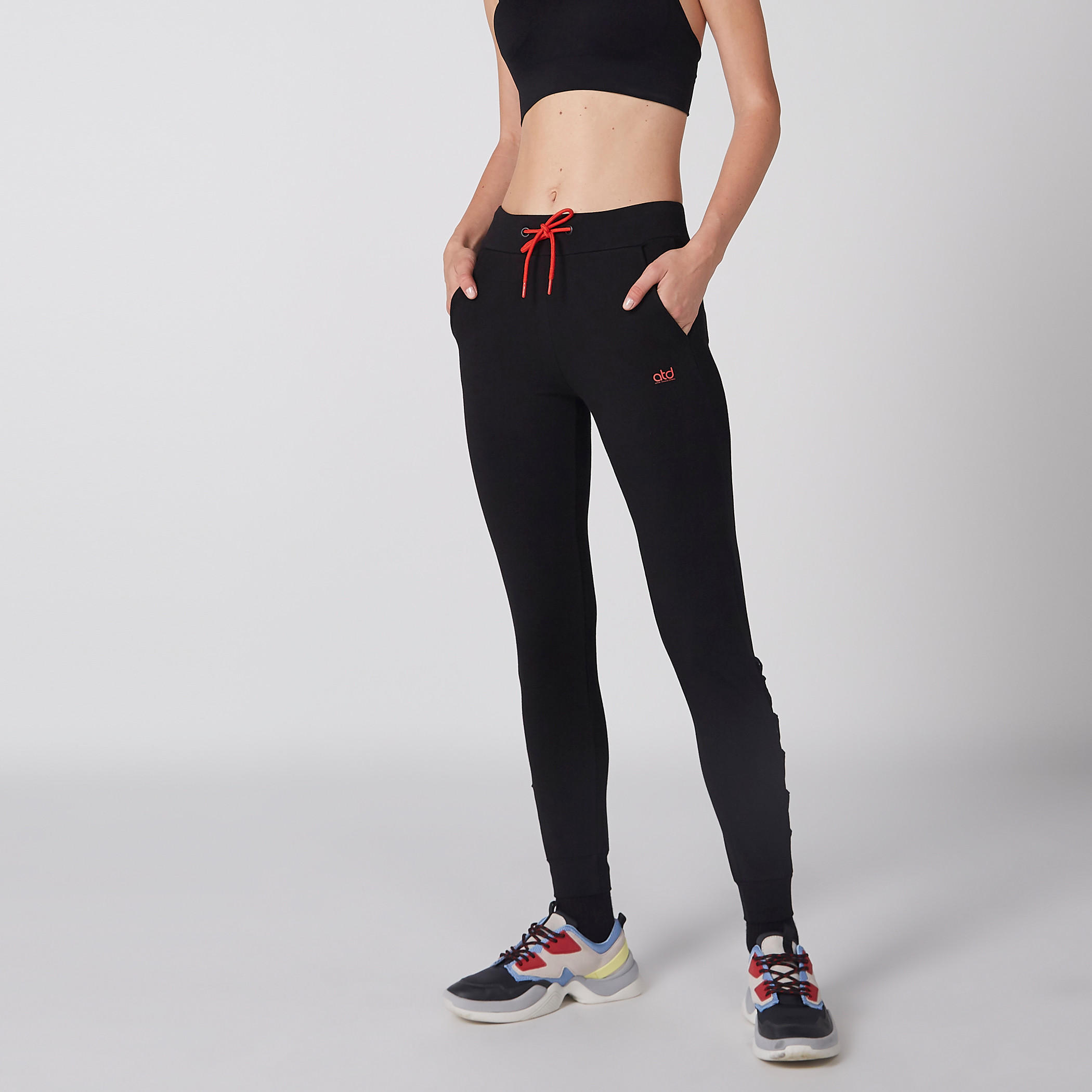 بنطال رياضي طويل بخصر مطّاطي وجيوب-women-clothing-sportswearandactivewear-bottoms-image-2