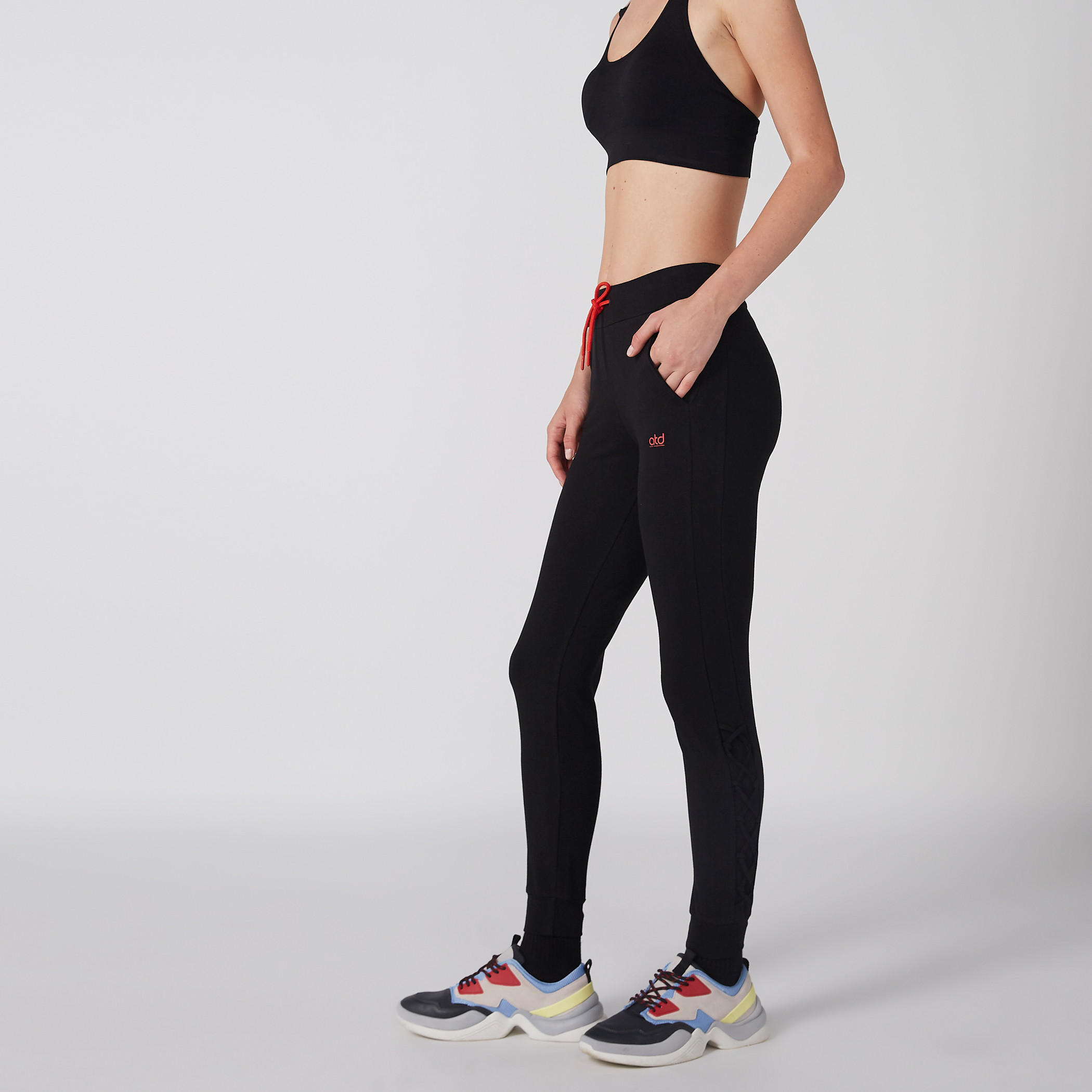 بنطال رياضي طويل بخصر مطّاطي وجيوب-women-clothing-sportswearandactivewear-bottoms-image-3
