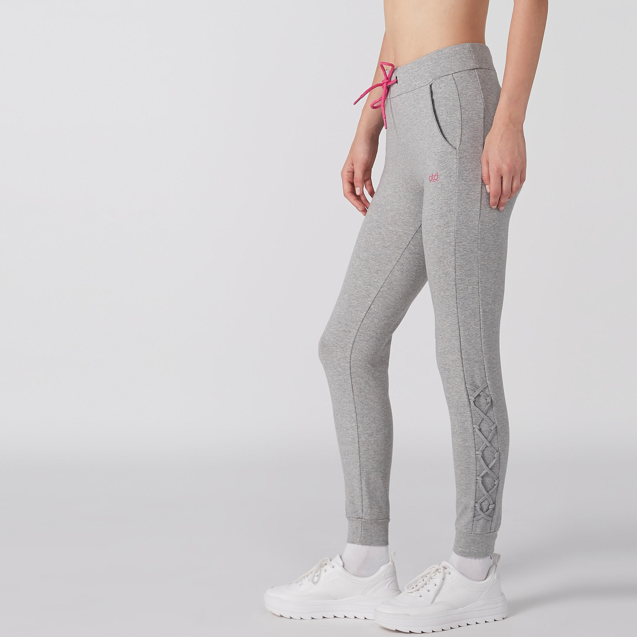 بنطال رياضي طويل بخصر مطّاطي وجيوب-women-clothing-sportswearandactivewear-bottoms-image-2