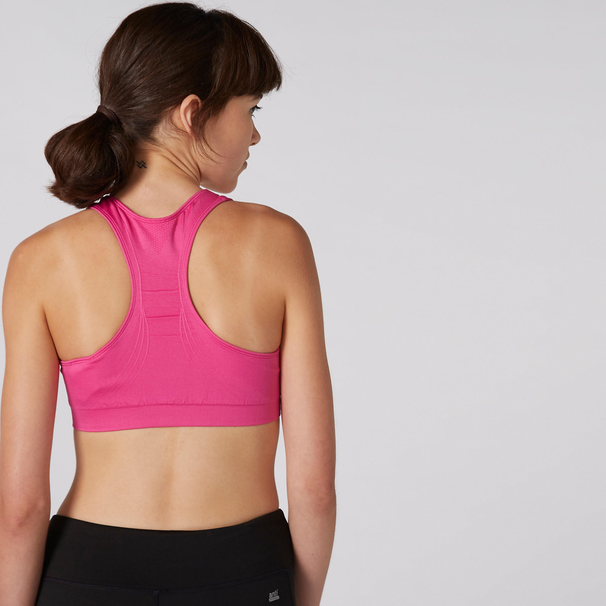 صدرية رياضية بارزة الملمس بياقة عميقة وظهر ريسر-sports-women-clothing-sportsbras-image-3