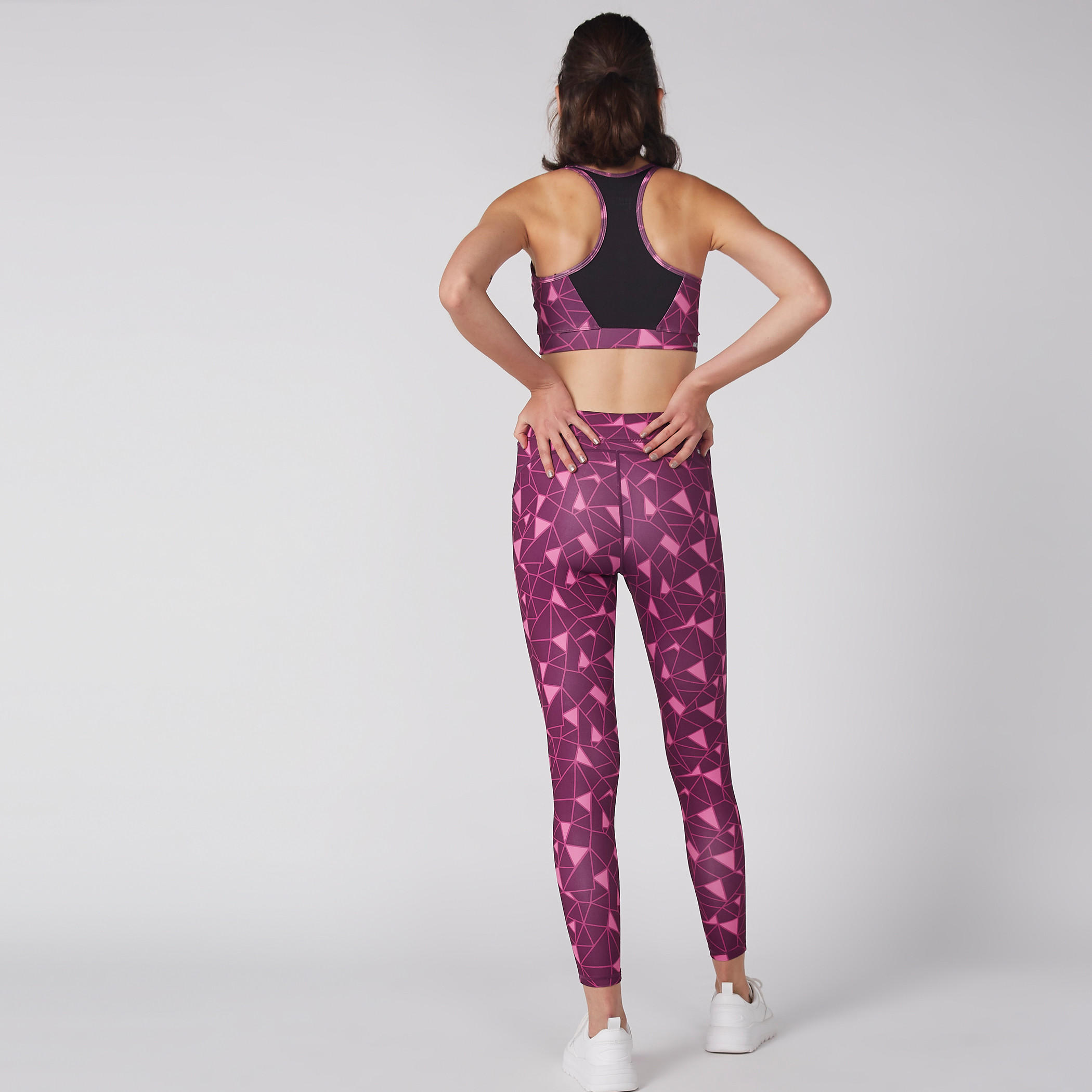 صدرية رياضية بياقة عميقة وظهر ريسر وطبعات-sports-women-clothing-sportsbras-image-3