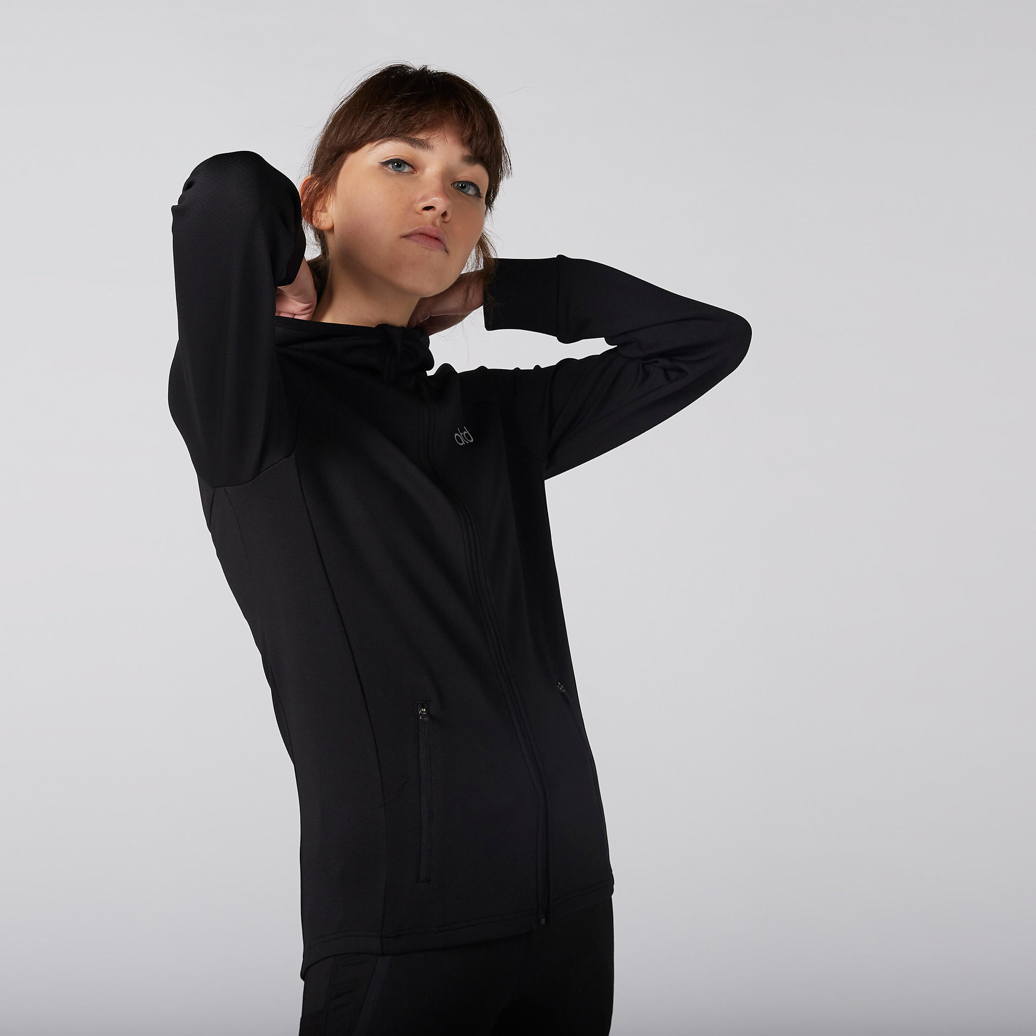 جاكيت بأكمام طويلة وسحّاب خلفي وجيوب-women-clothing-sportswearandactivewear-coatsandjackets-jackets-image-1