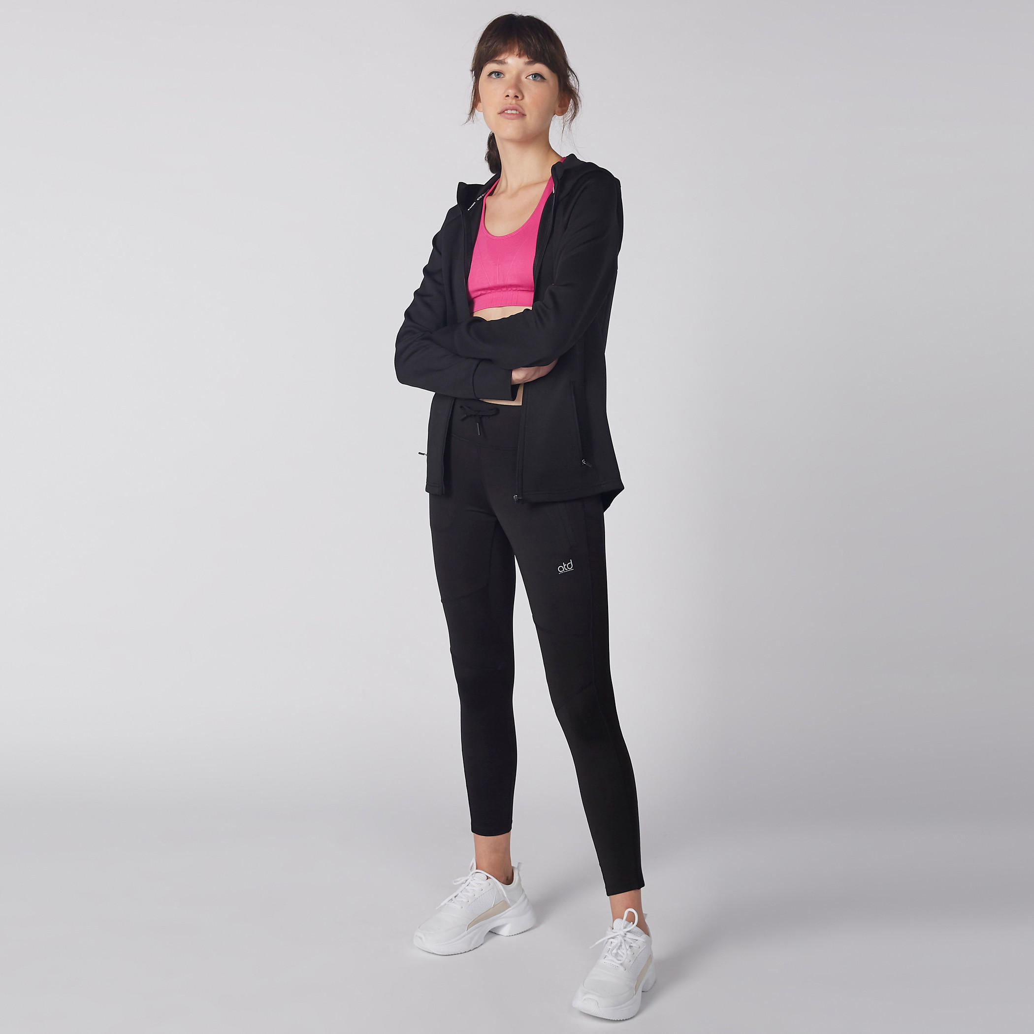 جاكيت بأكمام طويلة وسحّاب خلفي وجيوب-women-clothing-sportswearandactivewear-coatsandjackets-jackets-image-2
