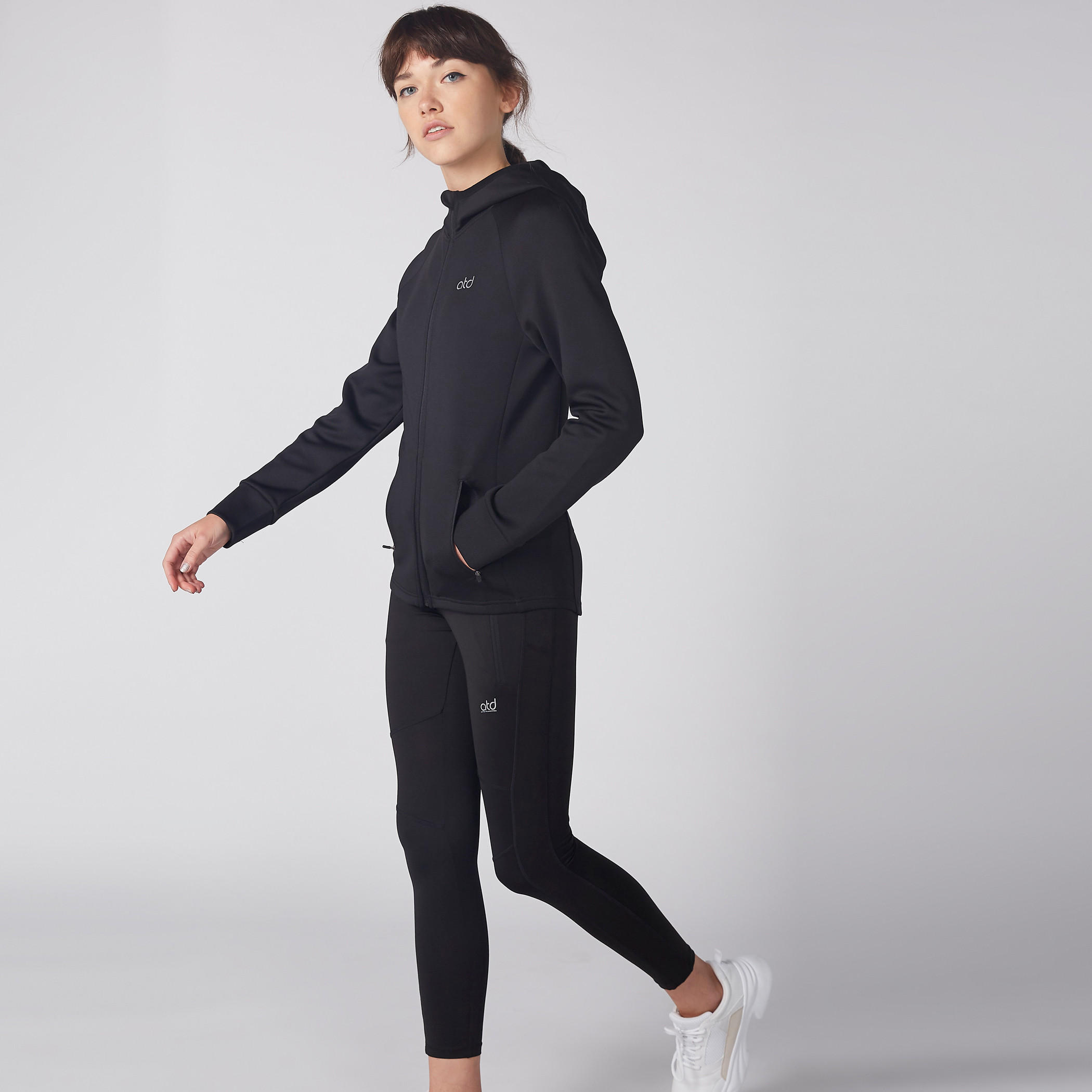 جاكيت بأكمام طويلة وسحّاب خلفي وجيوب-women-clothing-sportswearandactivewear-coatsandjackets-jackets-image-6