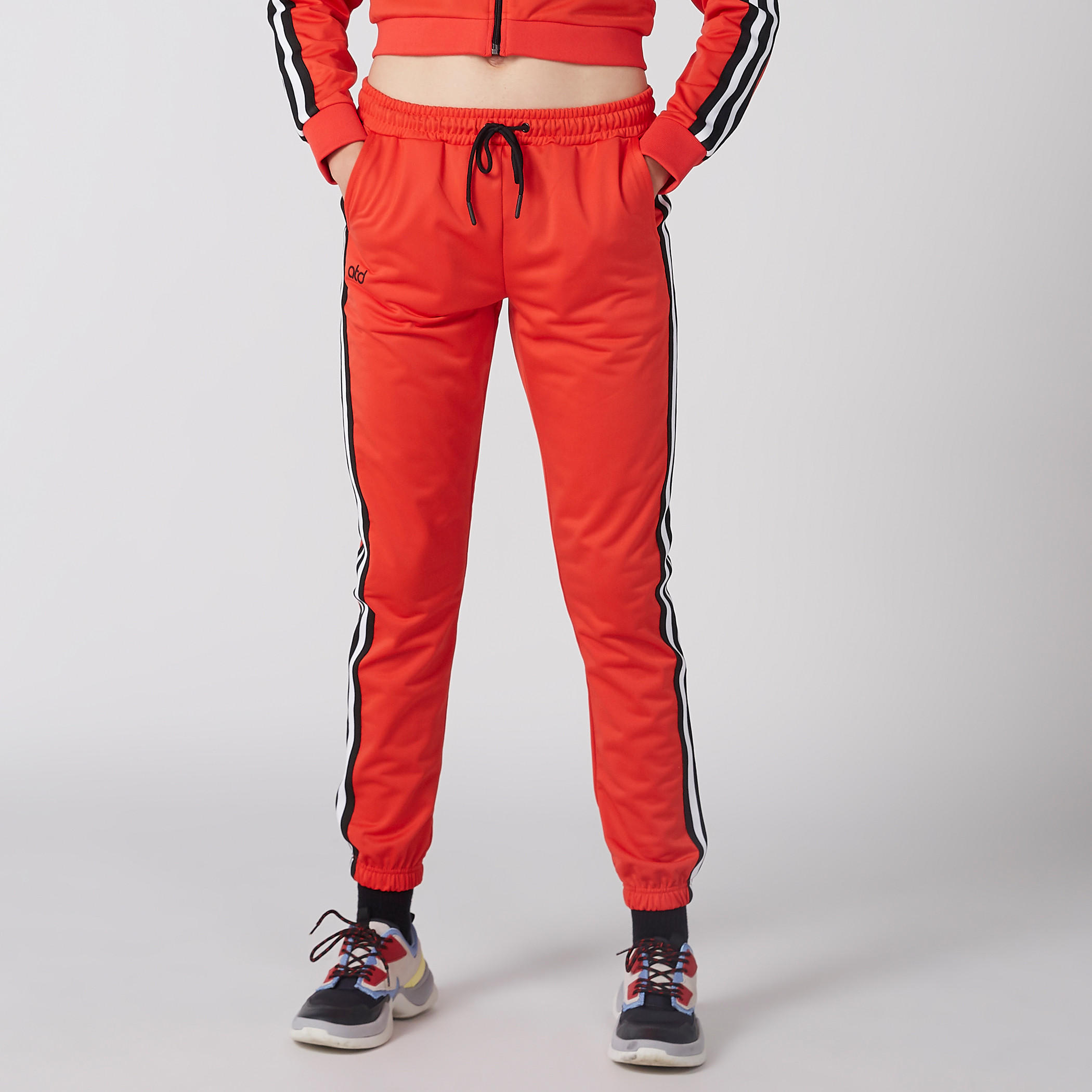 بنطال رياضي بخصر مطّاطي وجيوب-women-clothing-sportswearandactivewear-bottoms-image-5