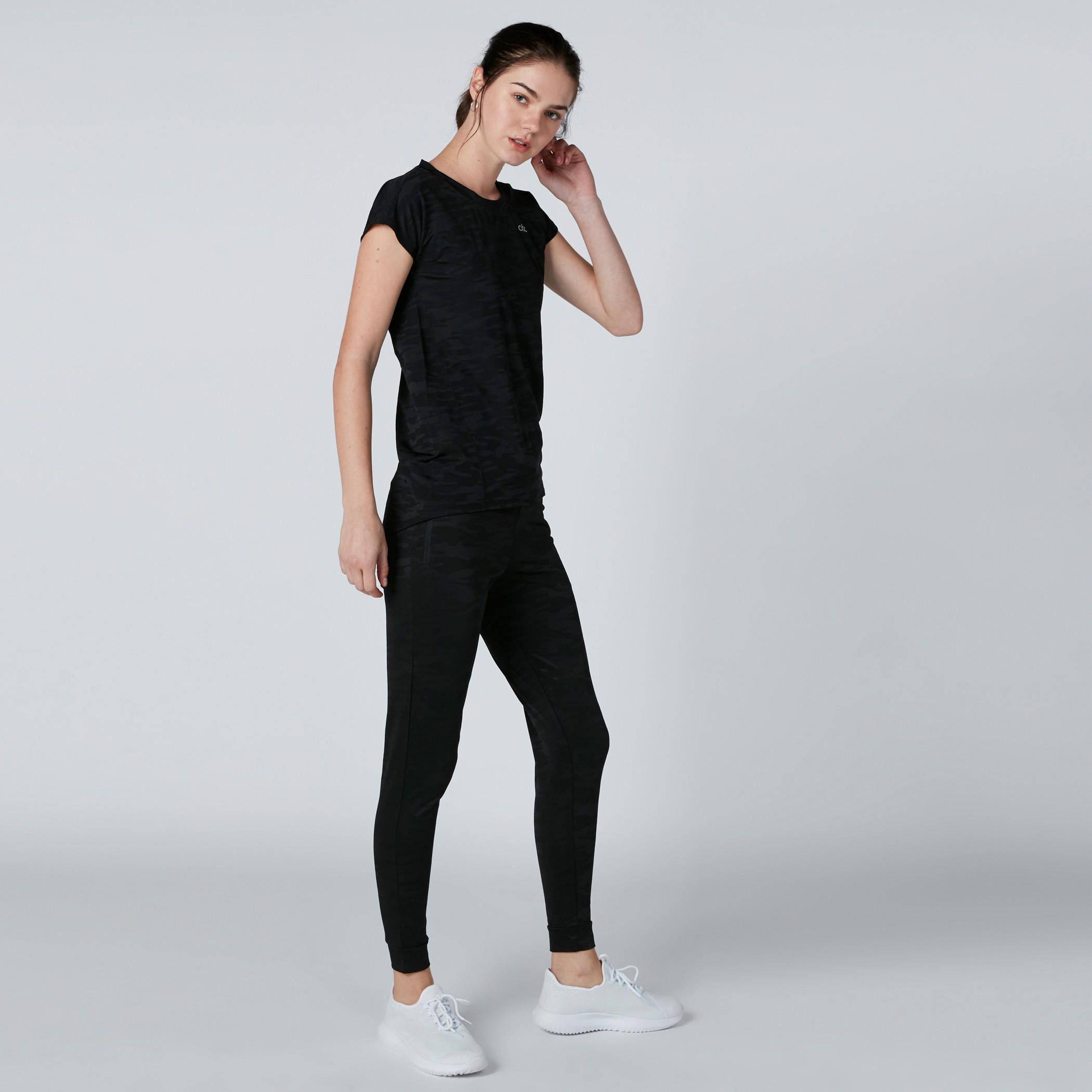 تيشيرت بياقة مستديرة وأكمام كاب-women-clothing-sportswearandactivewear-tshirtsandvests-image-4