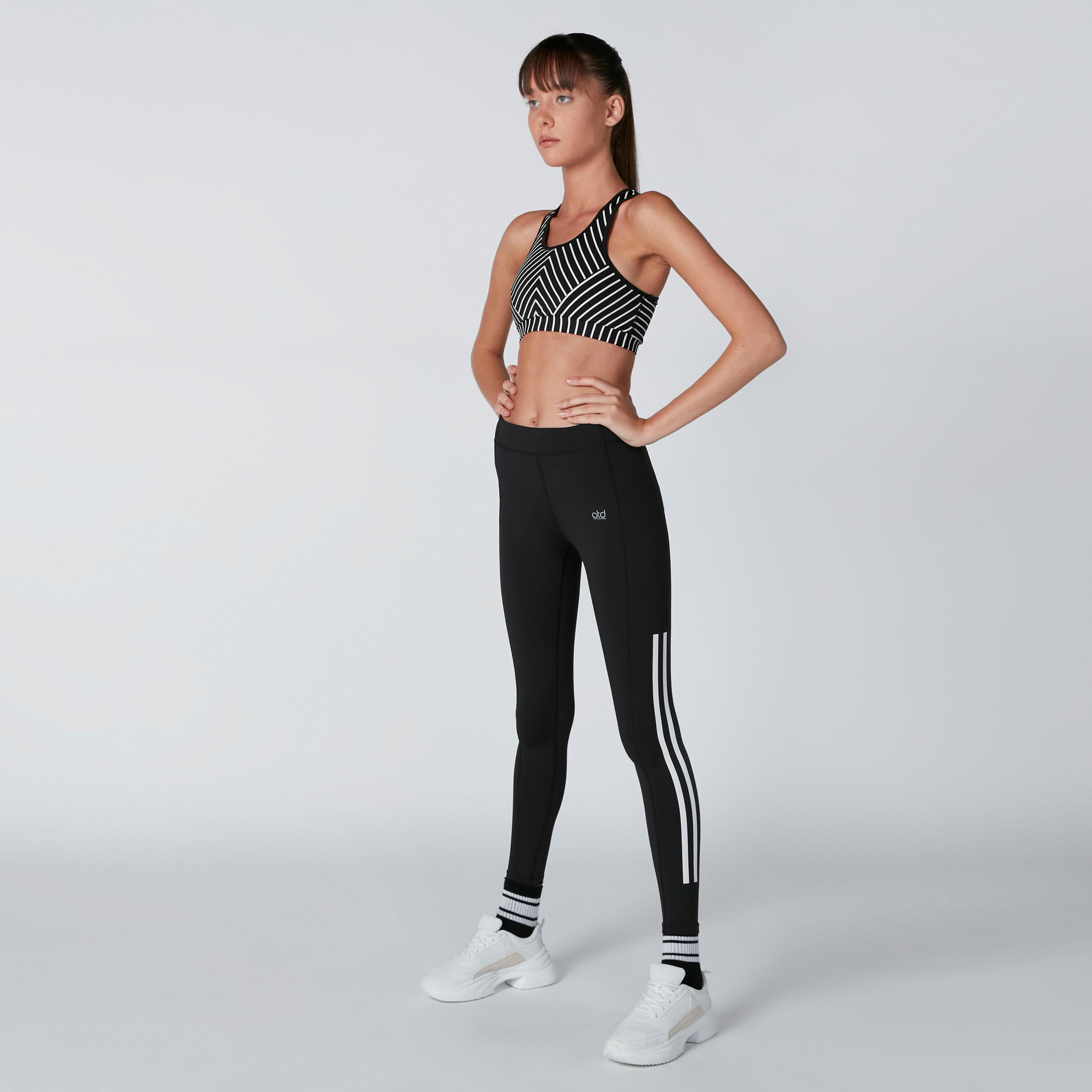 بنطال ليقنز بخصر مطّاطي-women-clothing-bottoms-leggings-image-3