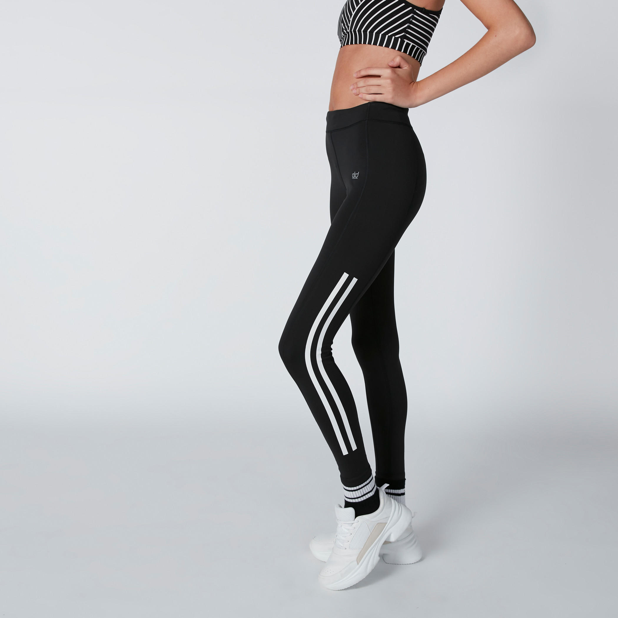 بنطال ليقنز بخصر مطّاطي-women-clothing-bottoms-leggings-image-4