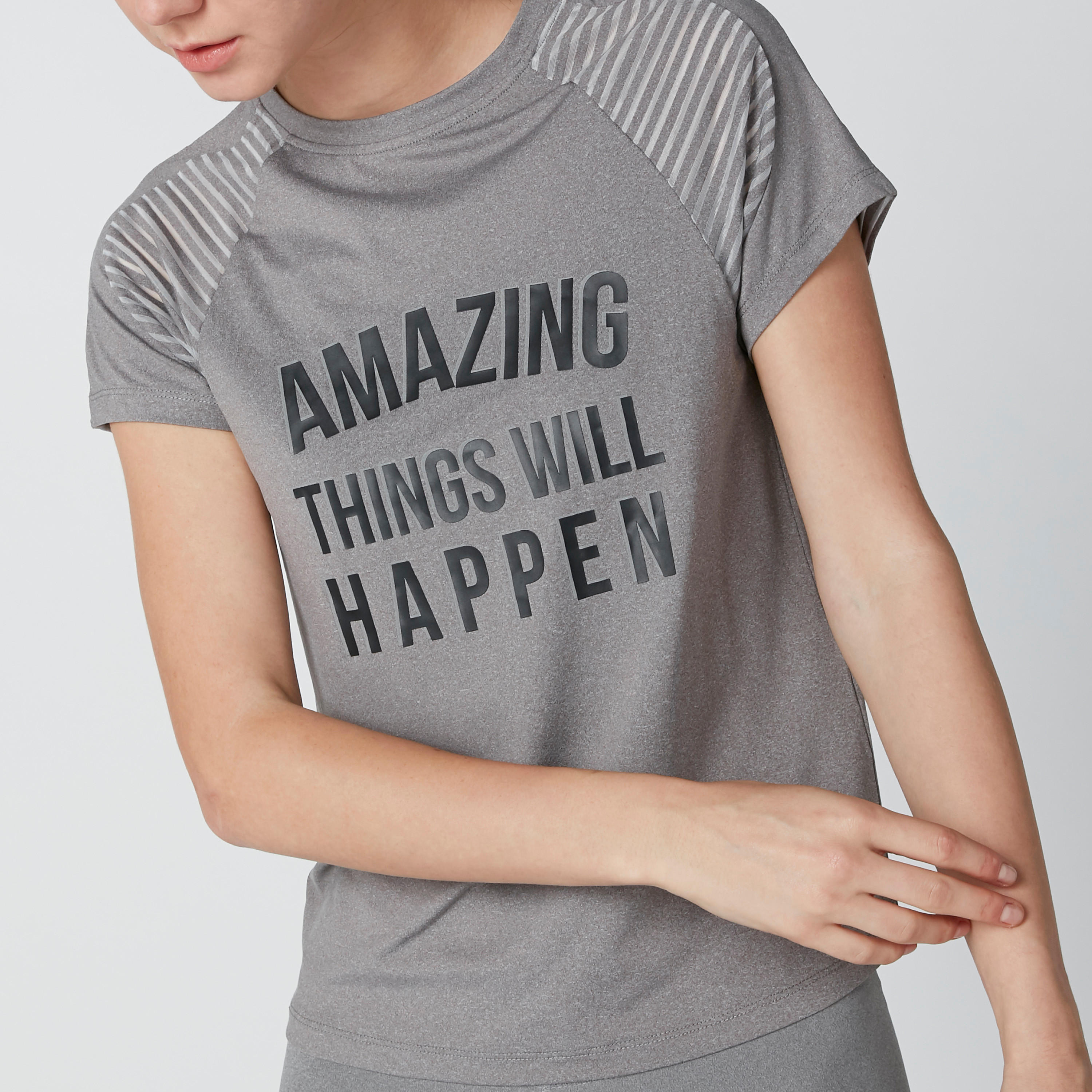 تيشيرت بياقة مستديرة وأكمام مغايرة وطبعات-women-clothing-sportswearandactivewear-tshirtsandvests-image-5