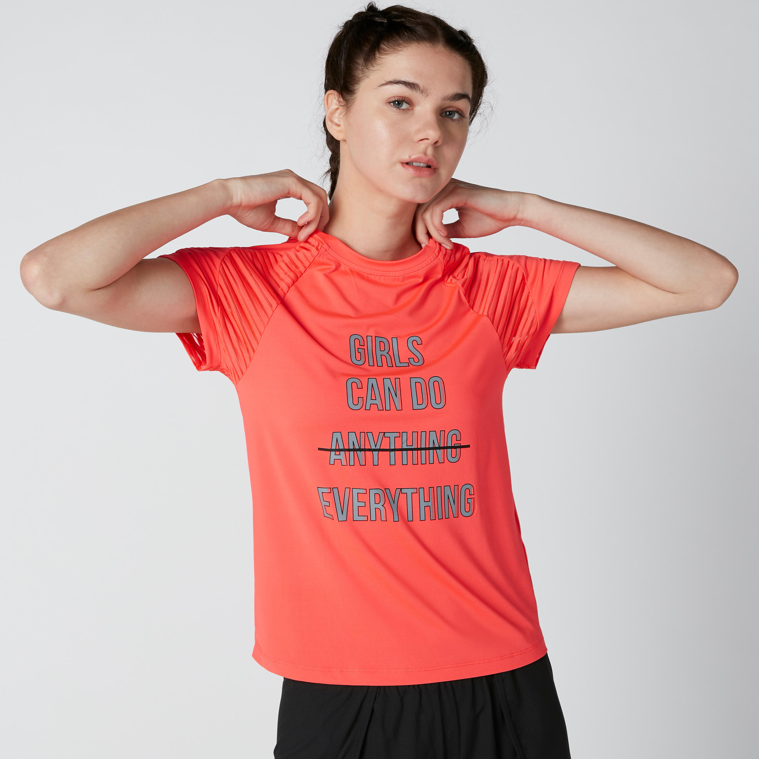 تيشيرت بياقة مستديرة وأكمام مغايرة وطبعات-women-clothing-sportswearandactivewear-tshirtsandvests-image-1