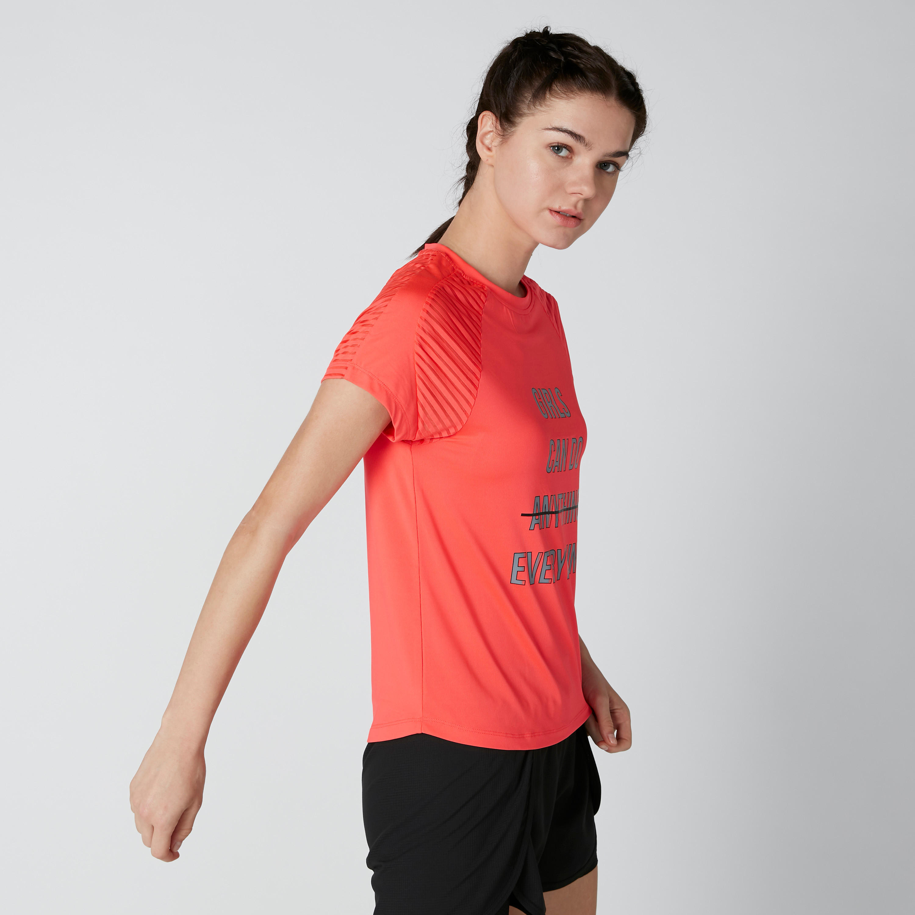 تيشيرت بياقة مستديرة وأكمام مغايرة وطبعات-women-clothing-sportswearandactivewear-tshirtsandvests-image-4