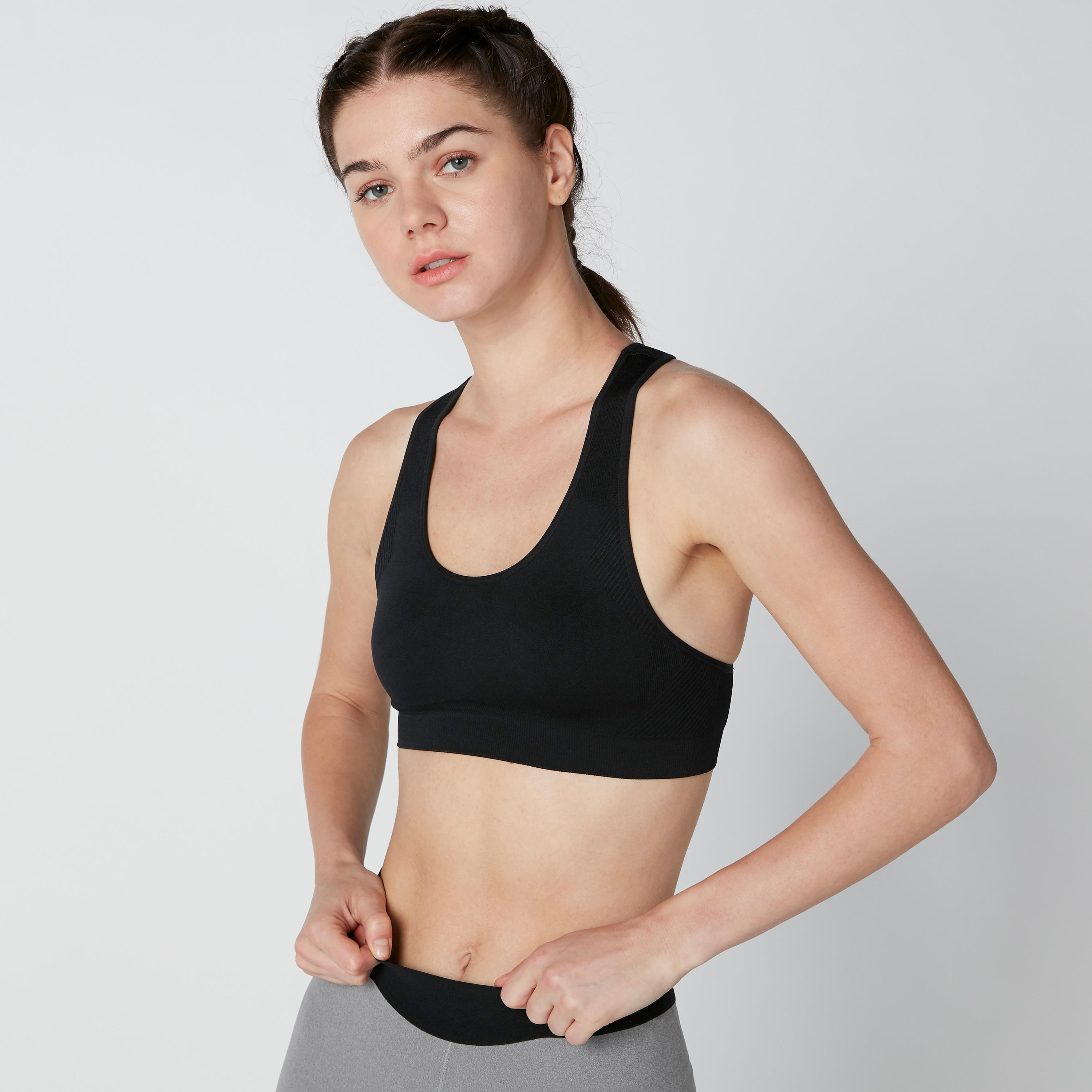 صدريّة رياضيّة بياقة عميقة وظهر ريسر-sports-women-clothing-sportsbras-image-1