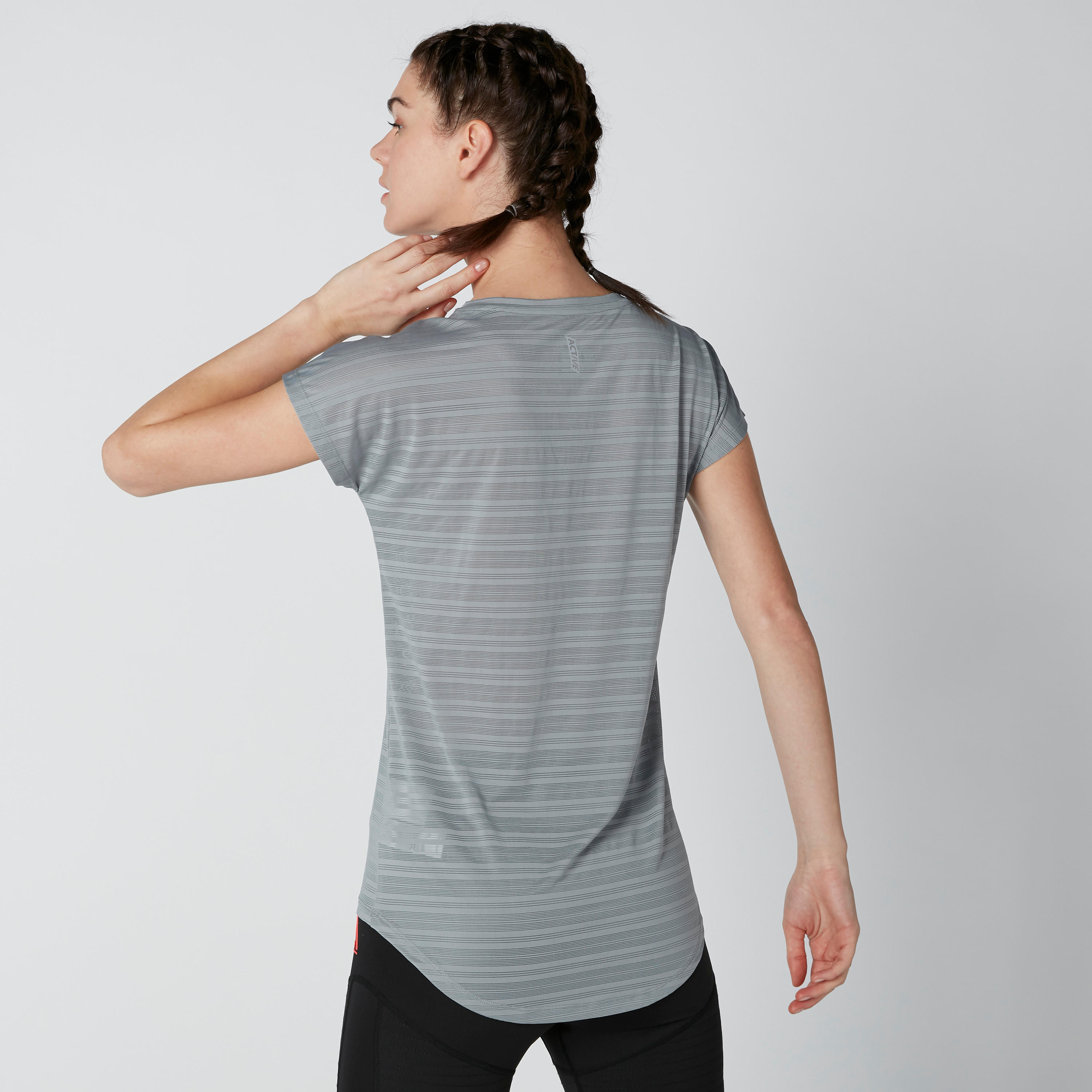 تيشيرت مستدام بياقة مستديرة وأكمام كاب وطبعات-women-clothing-sportswearandactivewear-tshirtsandvests-image-2