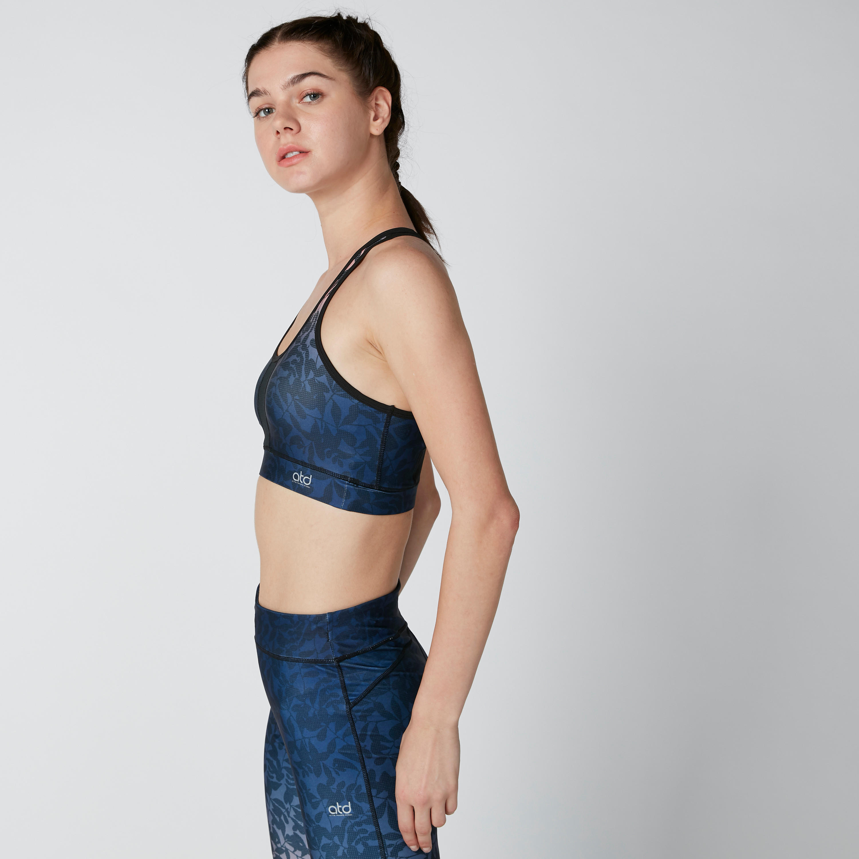 صدريّة رياضيّة بياقة عميقة وظهر ريسر وطبعات-sports-women-clothing-sportsbras-image-4