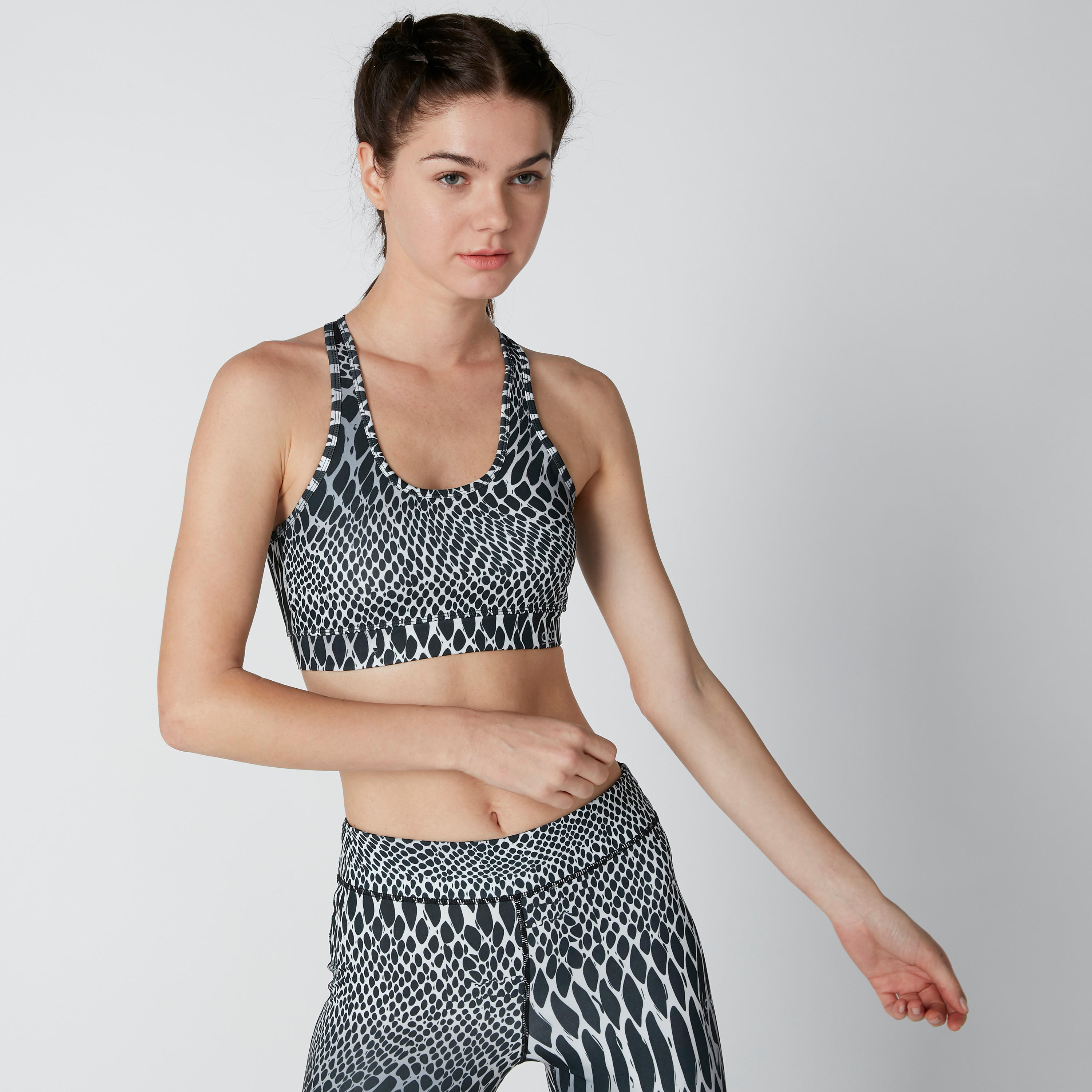 صدريّة رياضيّة بياقة عميقة وظهر ريسر وطبعات-sports-women-clothing-sportsbras-image-1