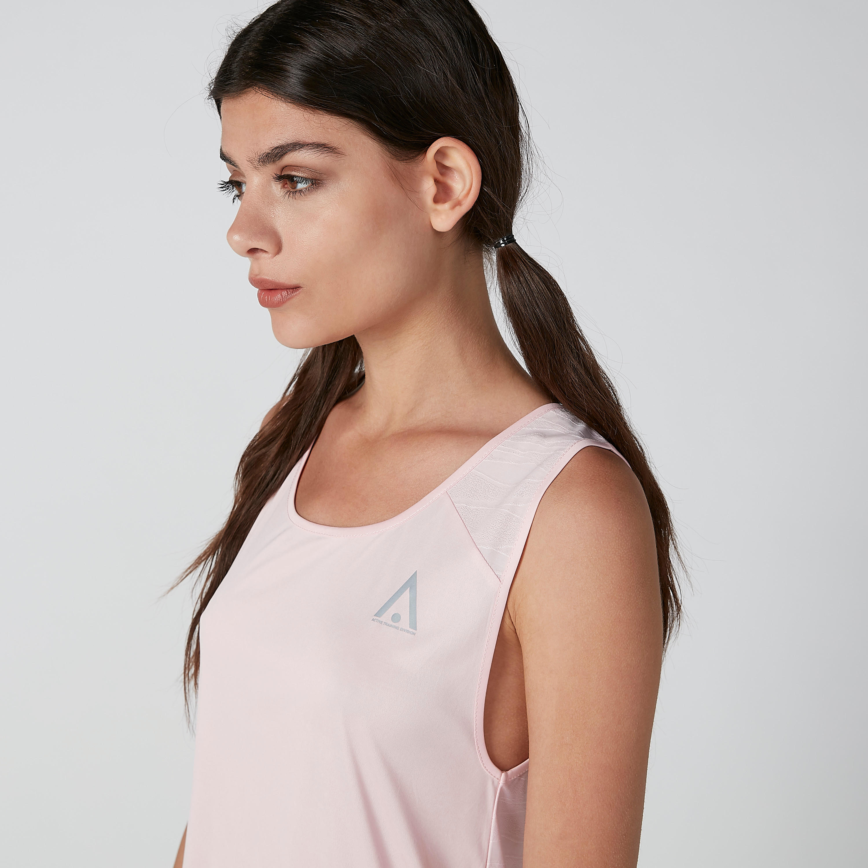 بلوزة دون أكمام بياقة عميقة وفتحة خلفية وطبعات-women-clothing-sportswearandactivewear-tshirtsandvests-image-5