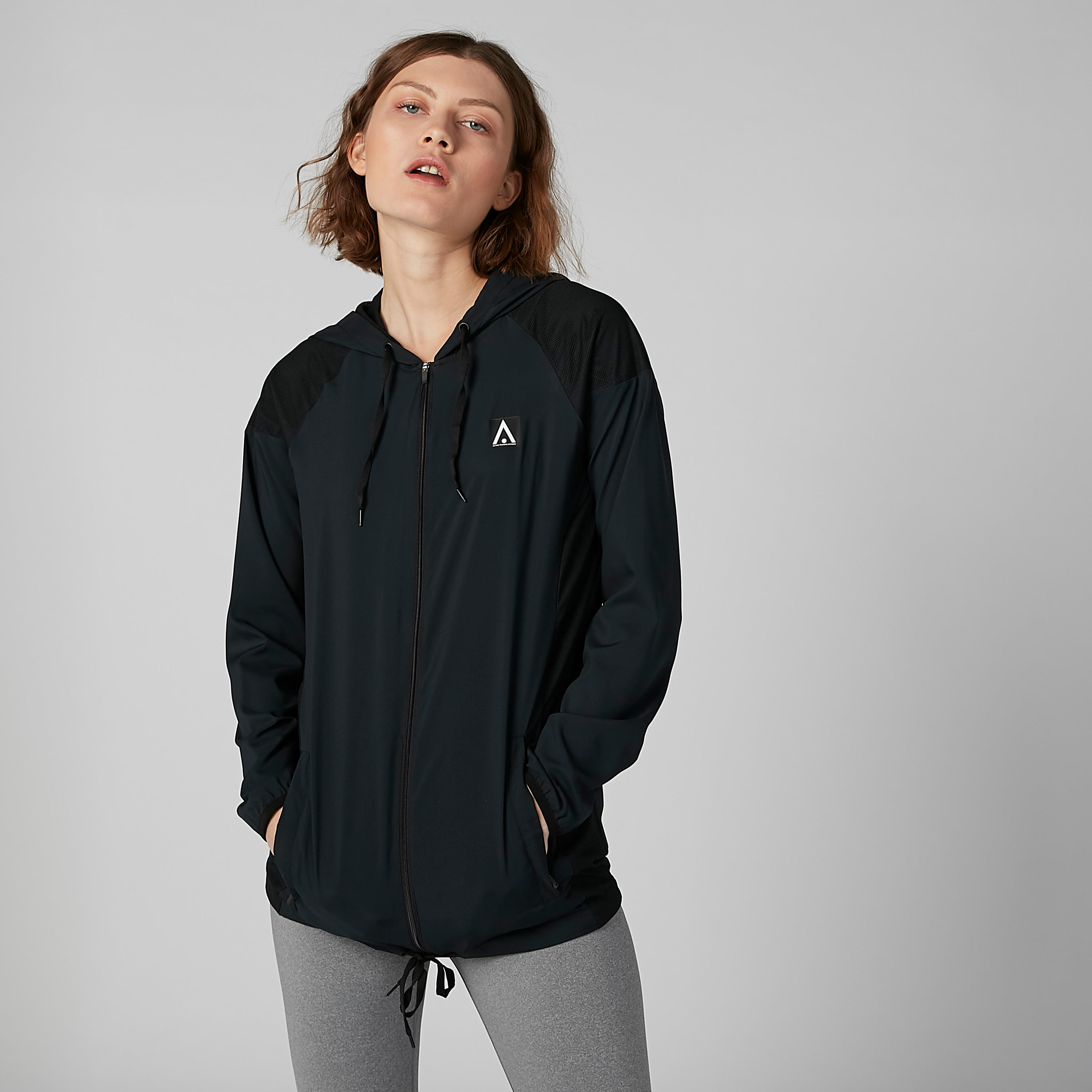 جاكيت سادة بقبّعة وجيوب بسحّاب وحوّاف برباط-women-clothing-sportswearandactivewear-coatsandjackets-jackets-image-1