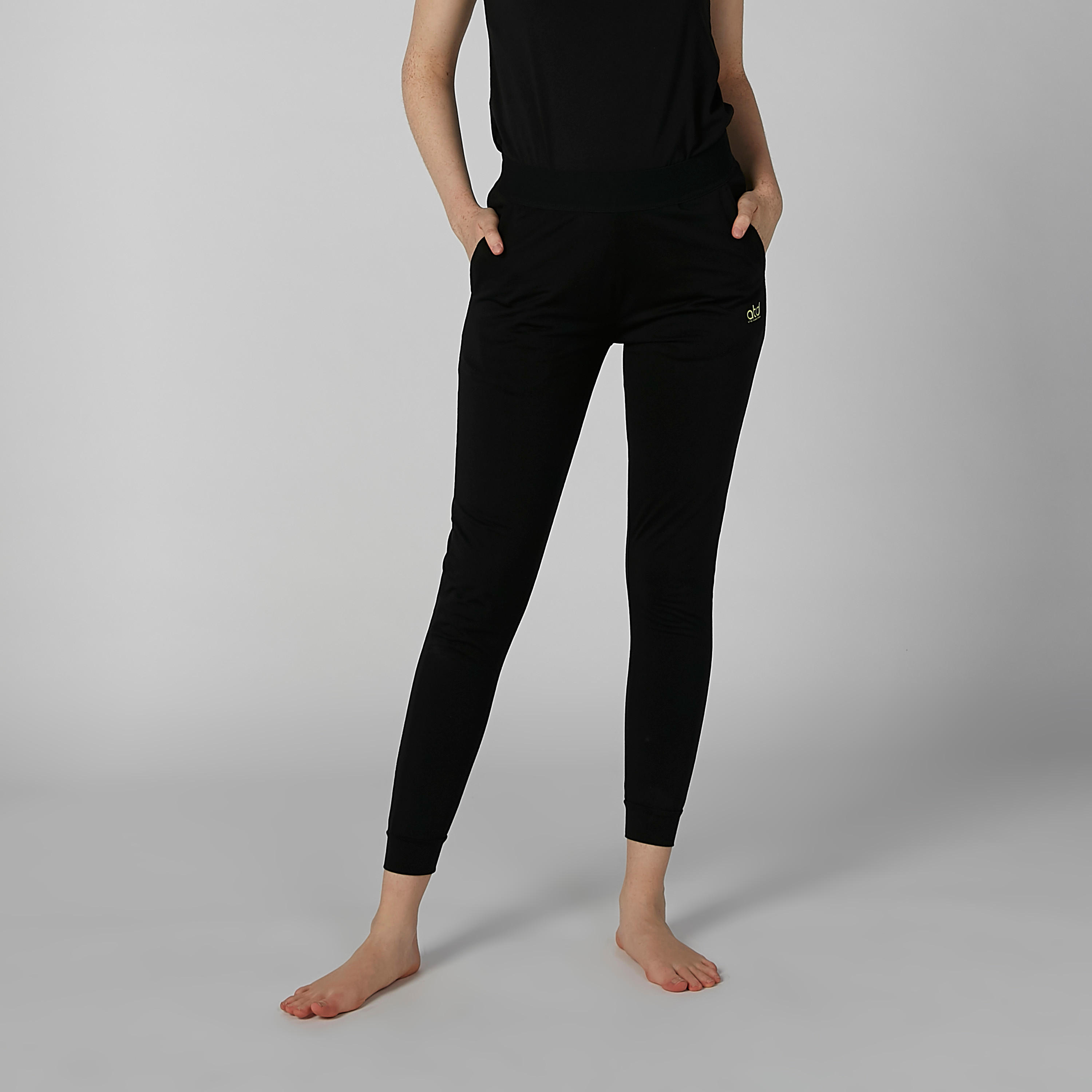 بنطال ليقنز سادة بجيوب-women-clothing-bottoms-leggings-image-1