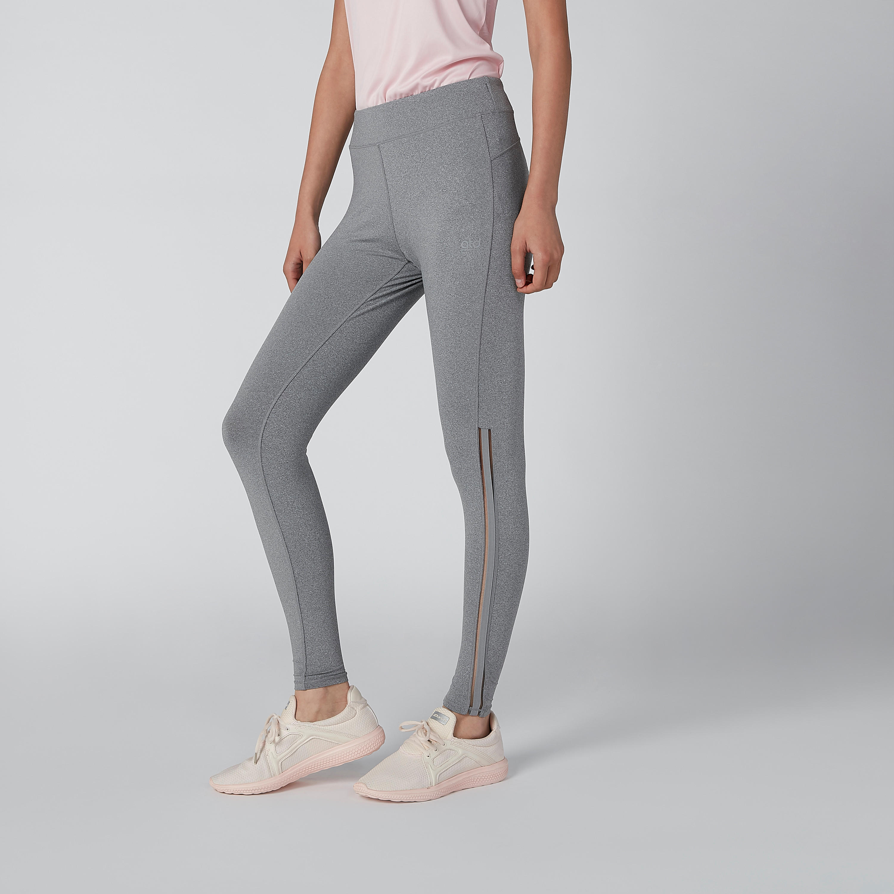 بنطال ليقنز سادة طويل بفتحة-women-clothing-sportswearandactivewear-bottoms-image-4