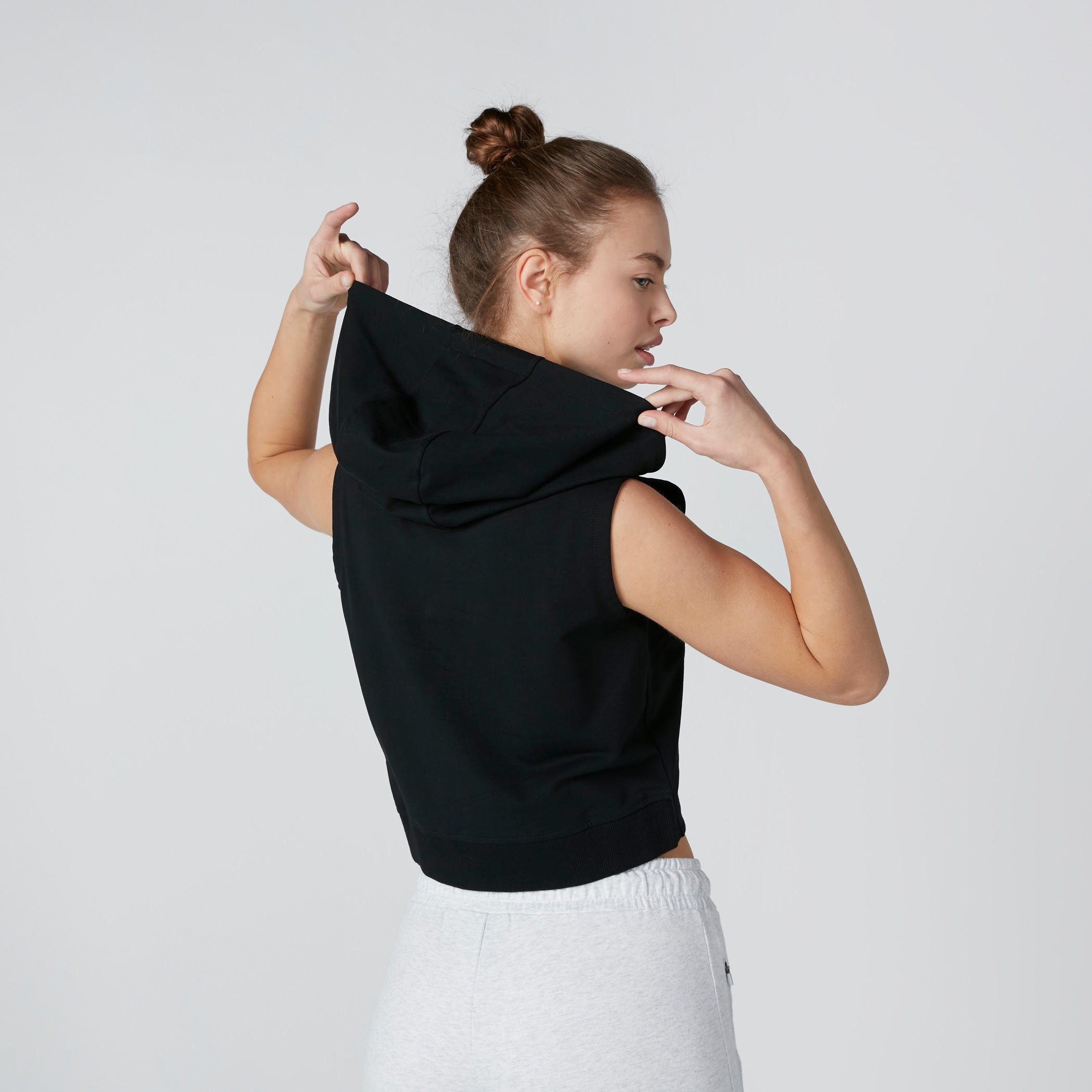 سويت شيرت دون أكمام بقبّعة وسحّاب إغلاق-women-clothing-sportswearandactivewear-hoodiesandsweatshirts-image-2